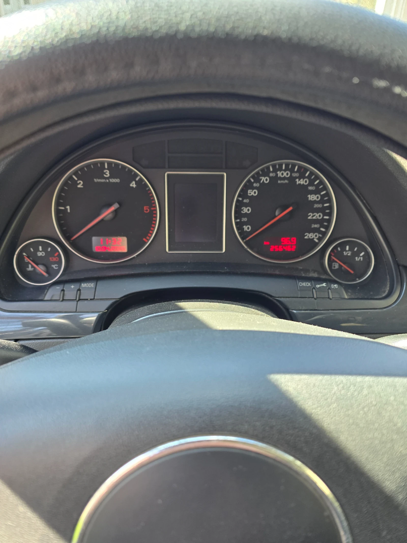 Audi A4, снимка 8 - Автомобили и джипове - 54882940
