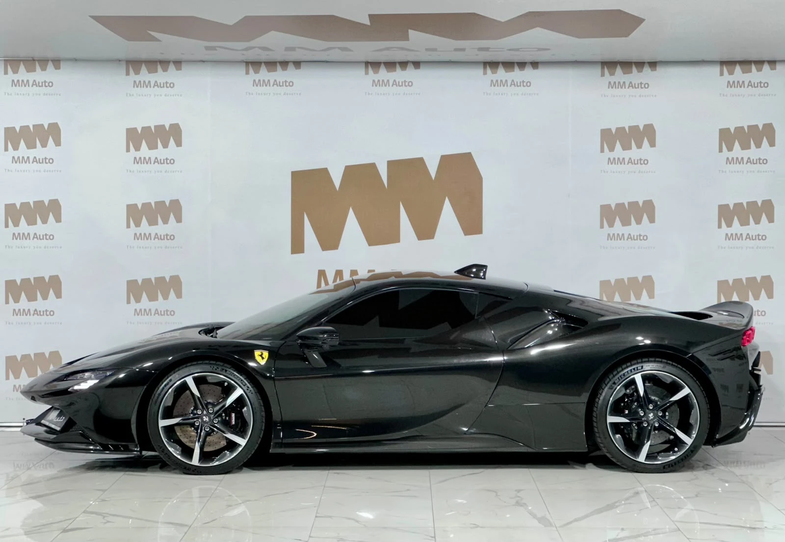 Ferrari SF 90 Stradale* Carbon* JBL* Lift* RacingSeats, снимка 2 - Автомобили и джипове - 55046654