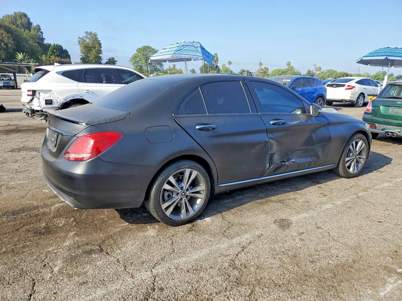 Mercedes-Benz C 300, снимка 3 - Автомобили и джипове - 55173349