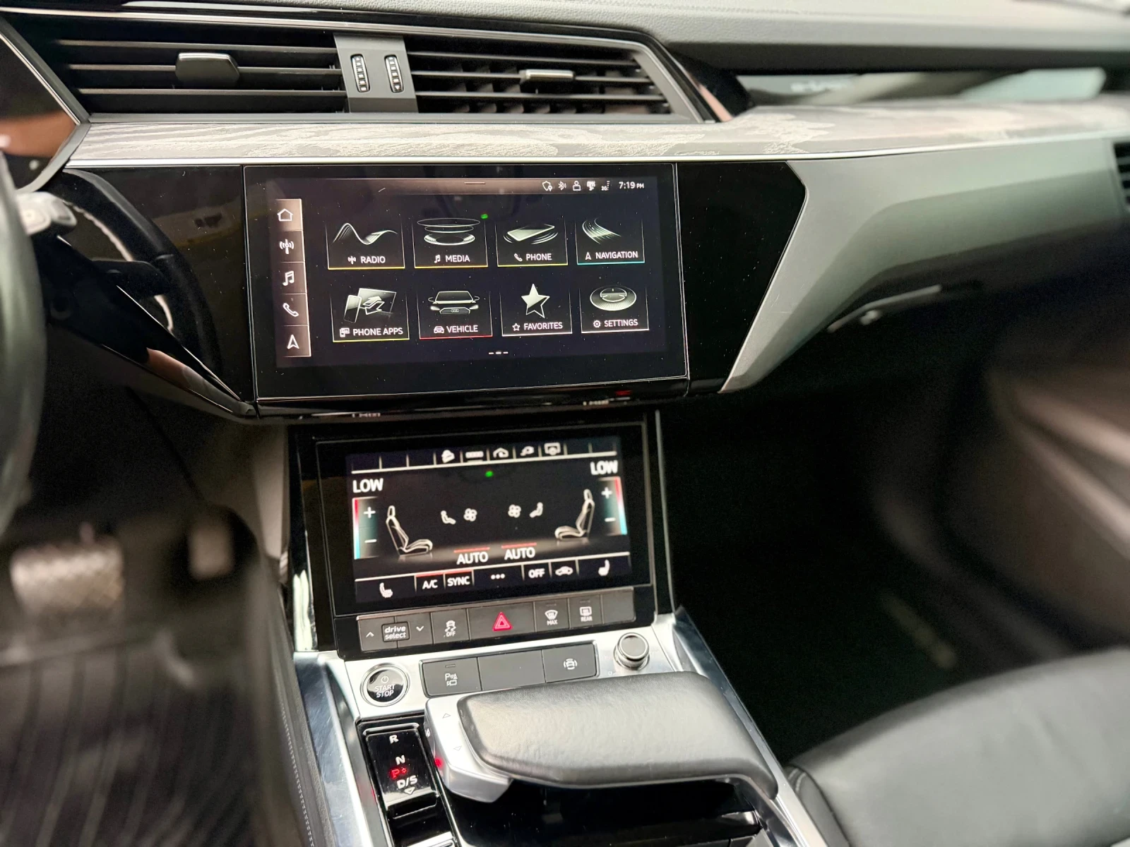Audi E-Tron 55 quattro Prestige, снимка 14 - Автомобили и джипове - 55354219