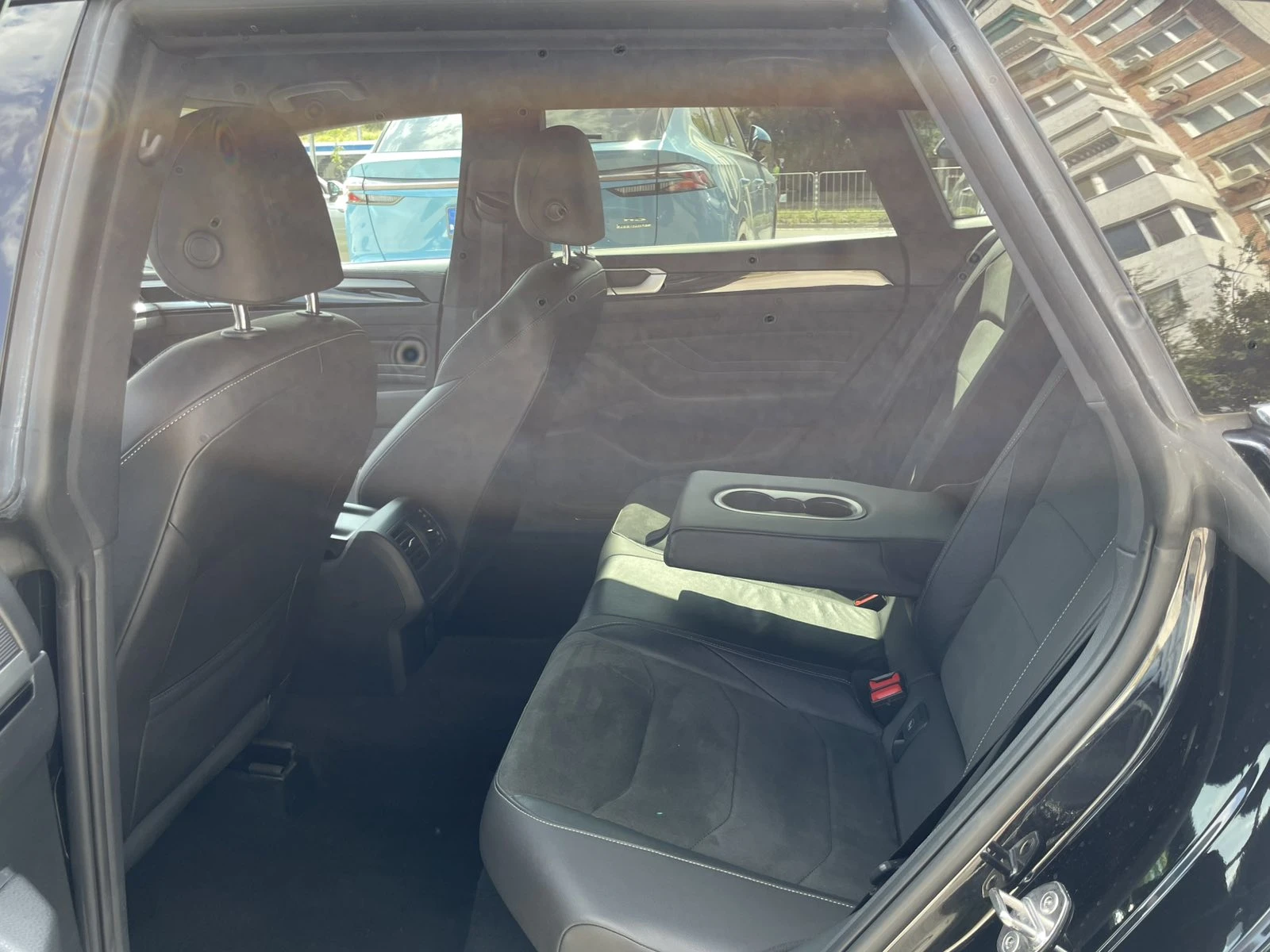 VW Arteon R-LINE, снимка 13 - Автомобили и джипове - 55446473