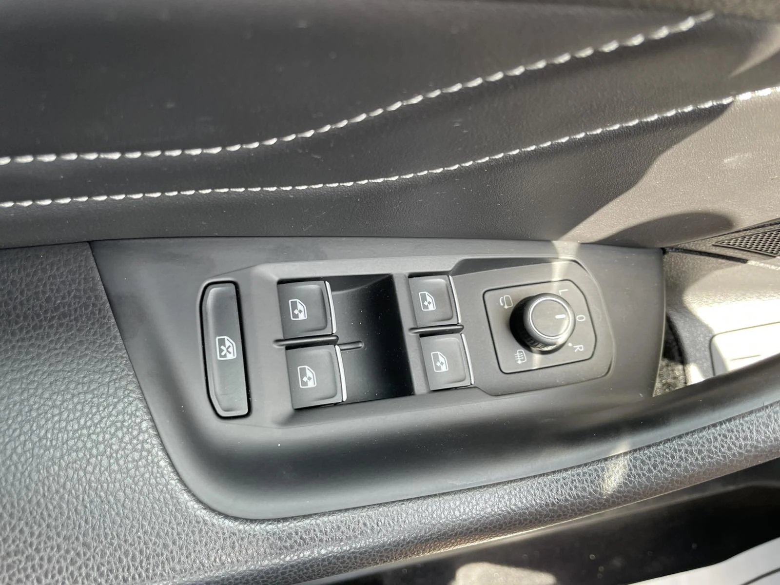 VW Arteon R-LINE, снимка 12 - Автомобили и джипове - 55446473