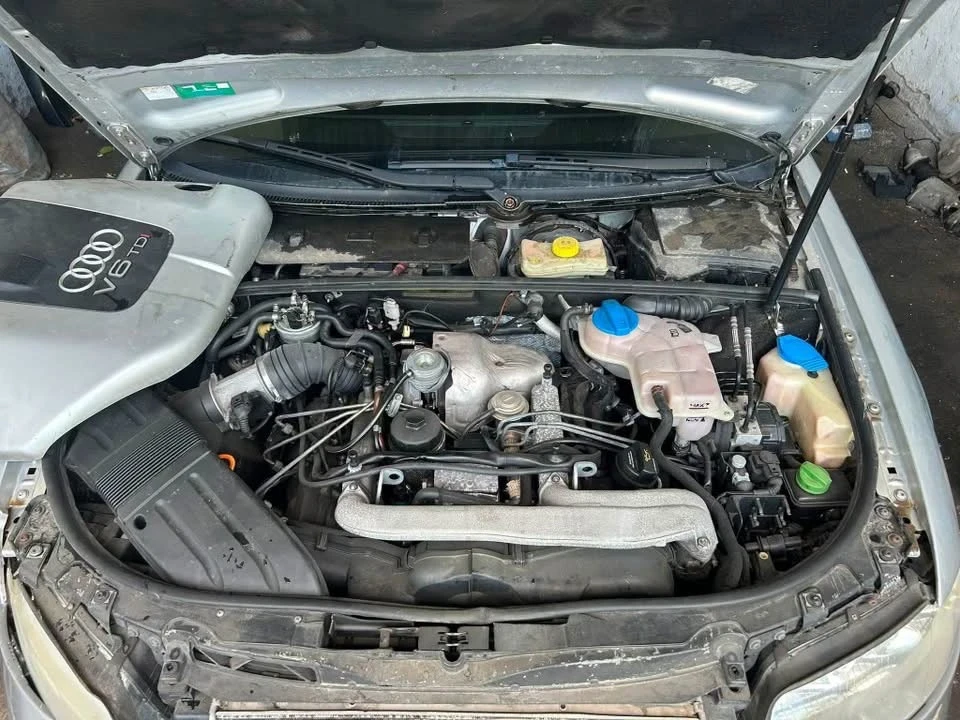 Audi A4 2.5tdi 180кс quattro, снимка 8 - Автомобили и джипове - 55763152