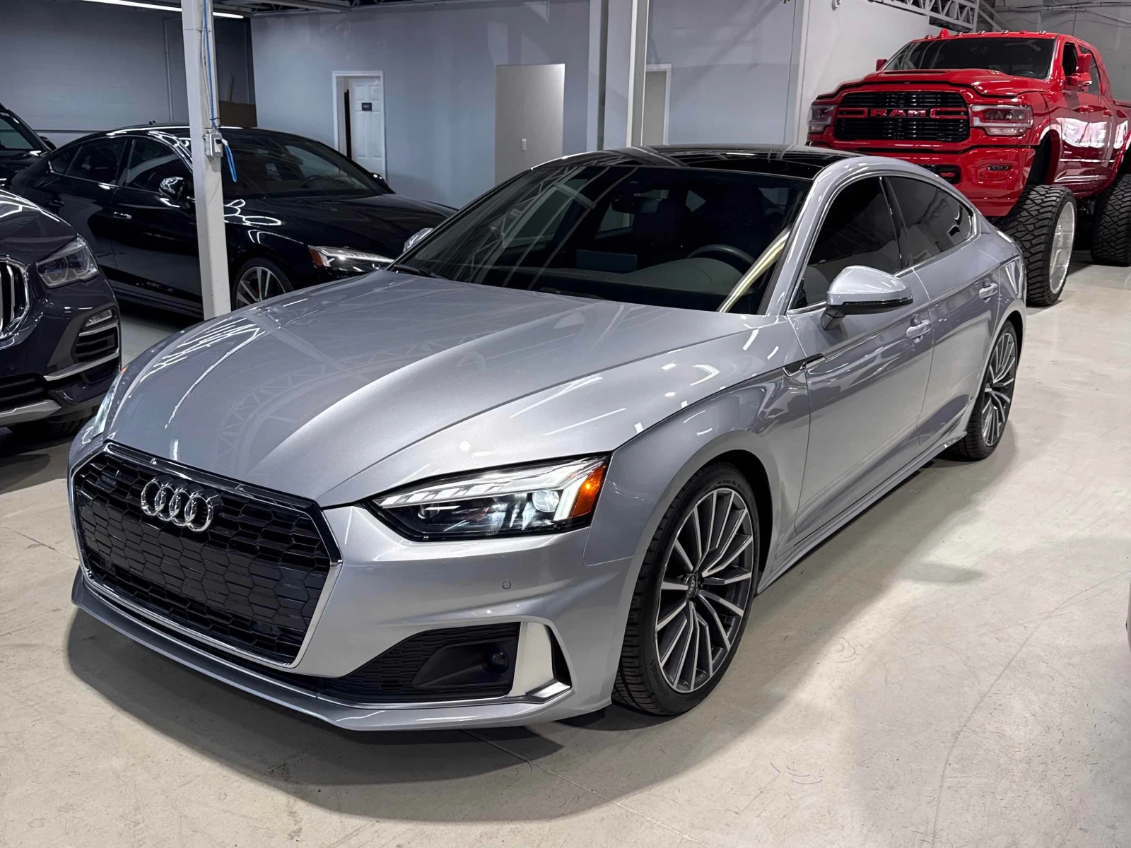 Audi A5  DISTROBIC / MEMORY / АВТОКРЕДИТ, снимка 2 - Автомобили и джипове - 55939568