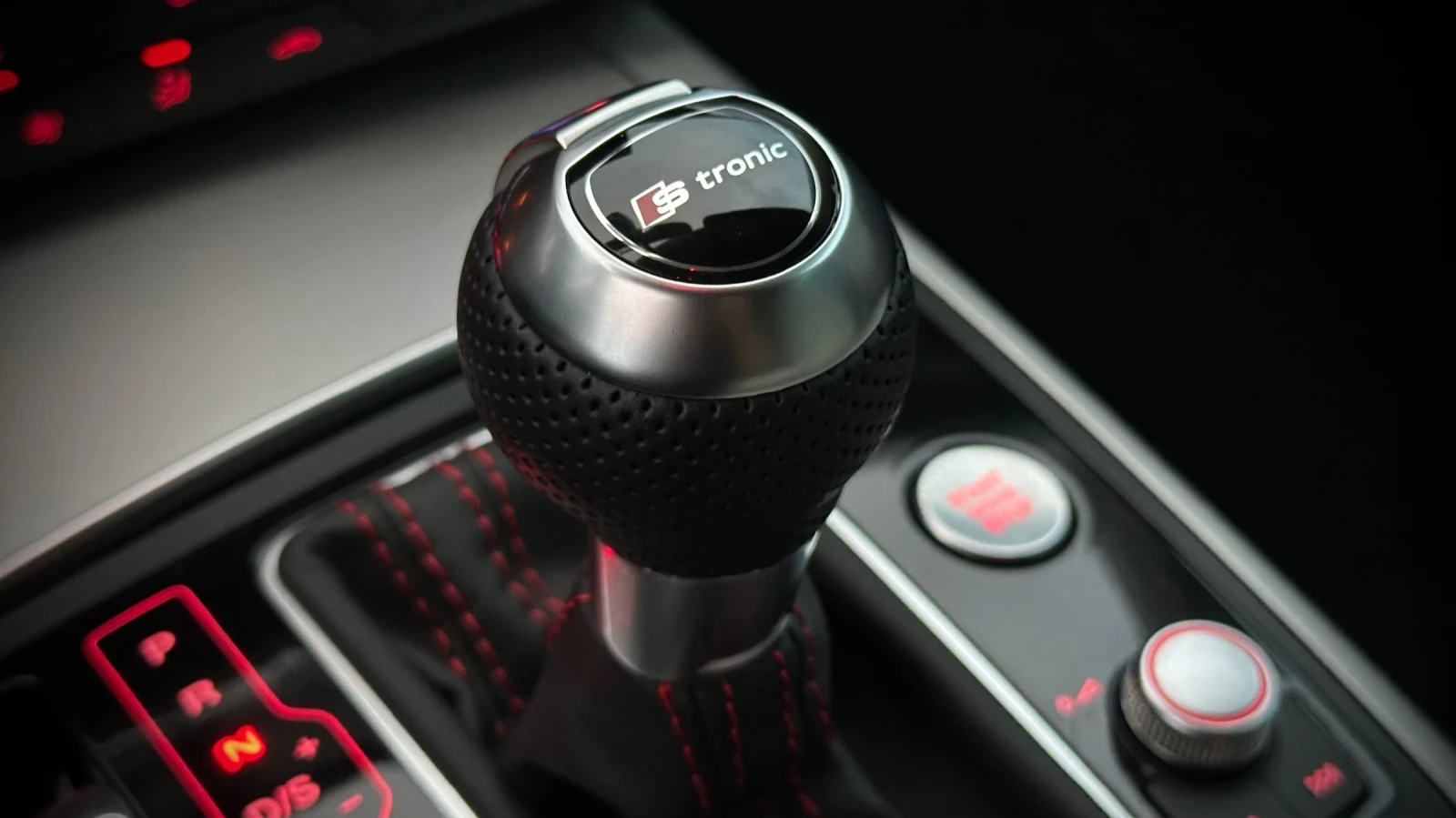 Audi A6 C7.5 2.0 TDI ultra S-Line, снимка 9 - Автомобили и джипове - 56121774