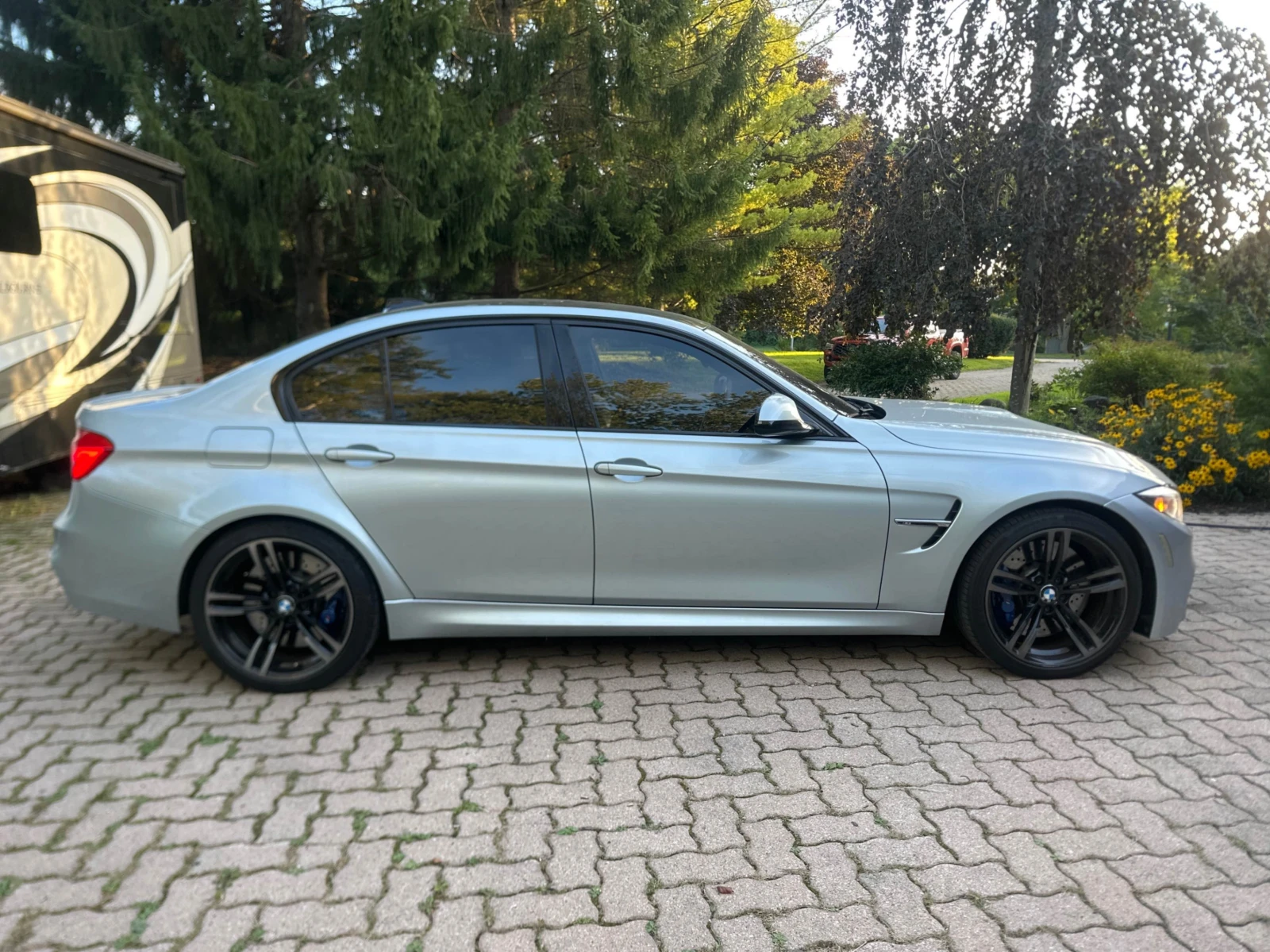 BMW M3 * 4dr Sdn * CARFAX * ЦЕНА ДО БГ, снимка 3 - Автомобили и джипове - 56139436