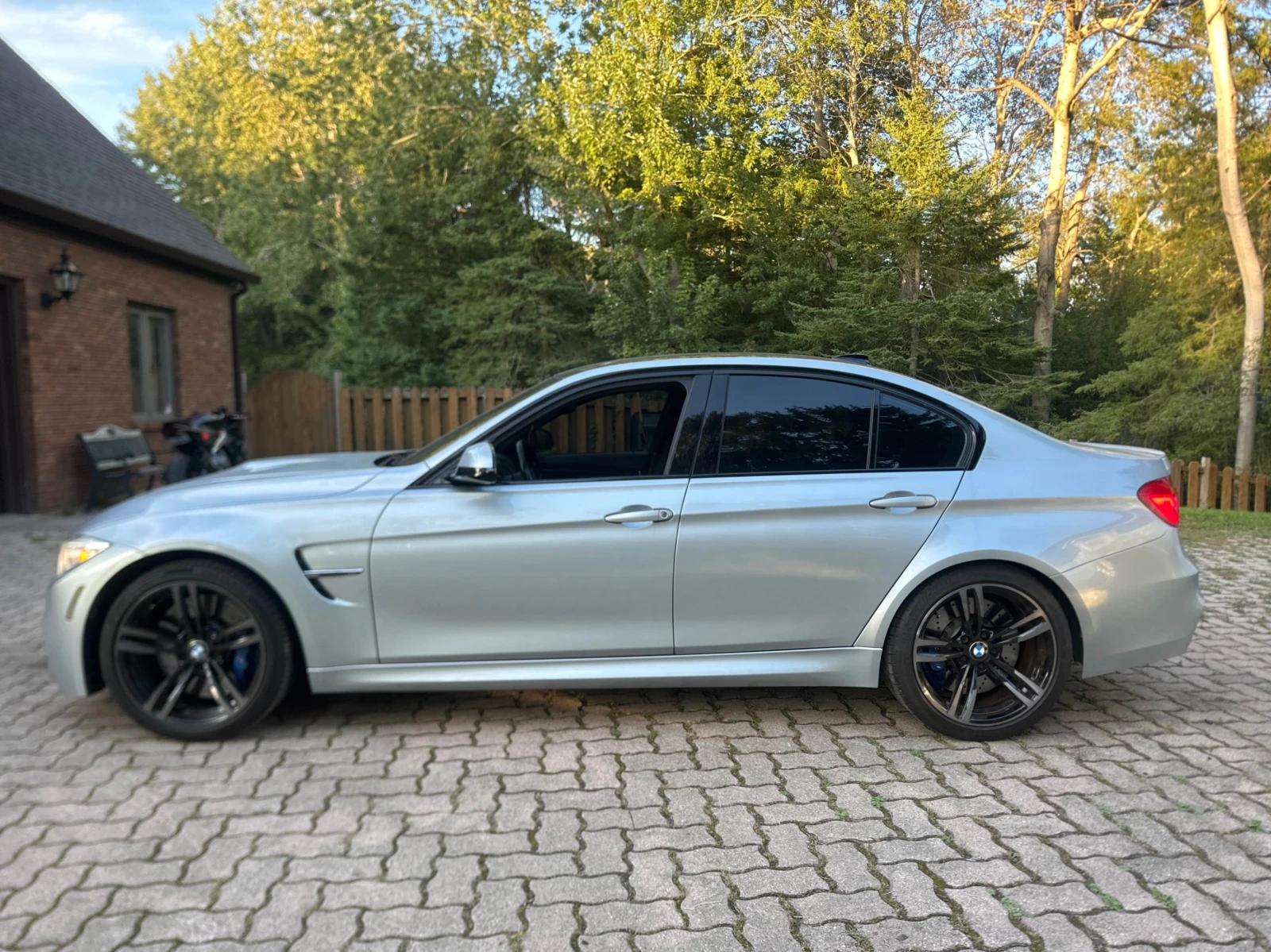 BMW M3 * 4dr Sdn * CARFAX * ЦЕНА ДО БГ, снимка 2 - Автомобили и джипове - 56139436