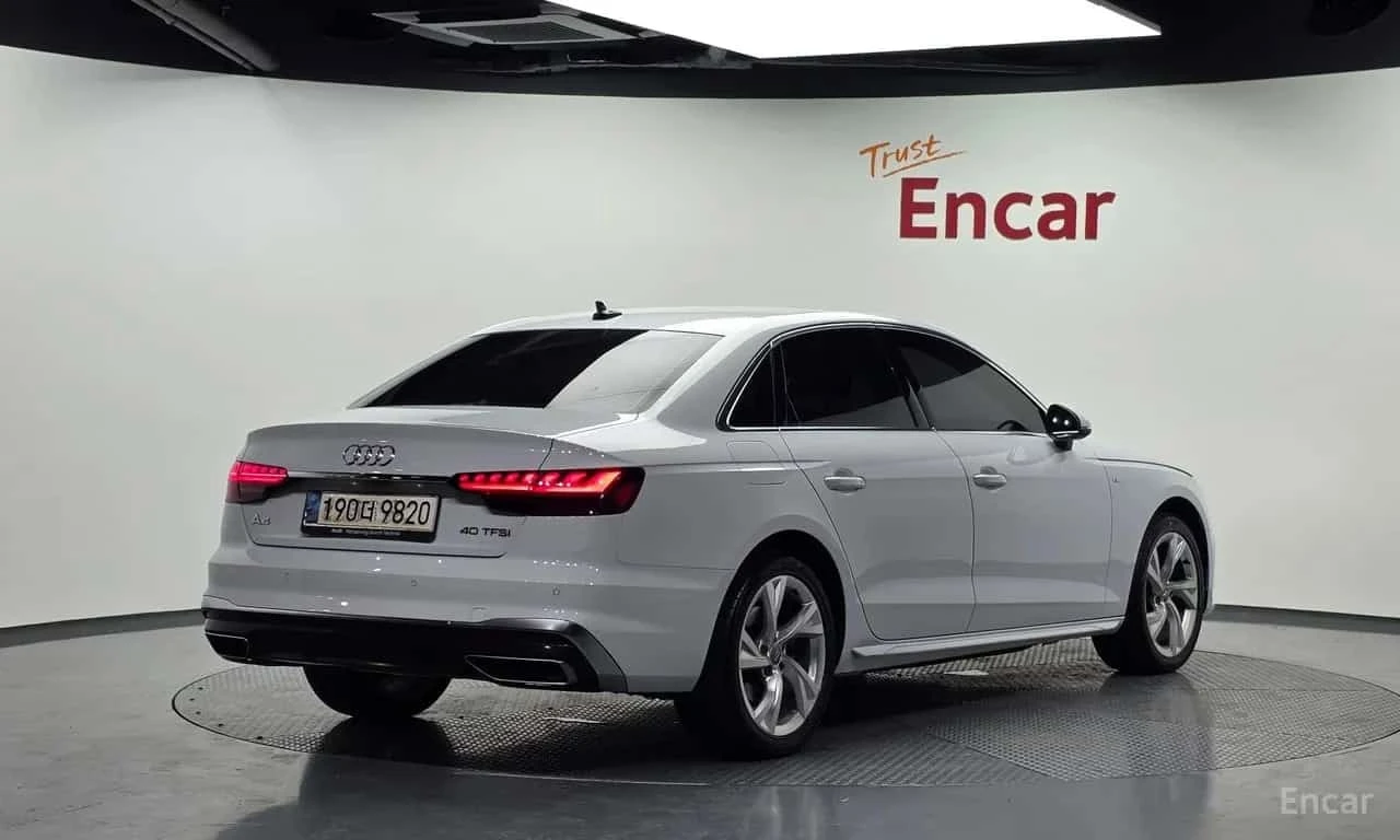 Audi A4 40 TFSI Premium/ФИНАНСИРАНЕ, снимка 2 - Автомобили и джипове - 56166111