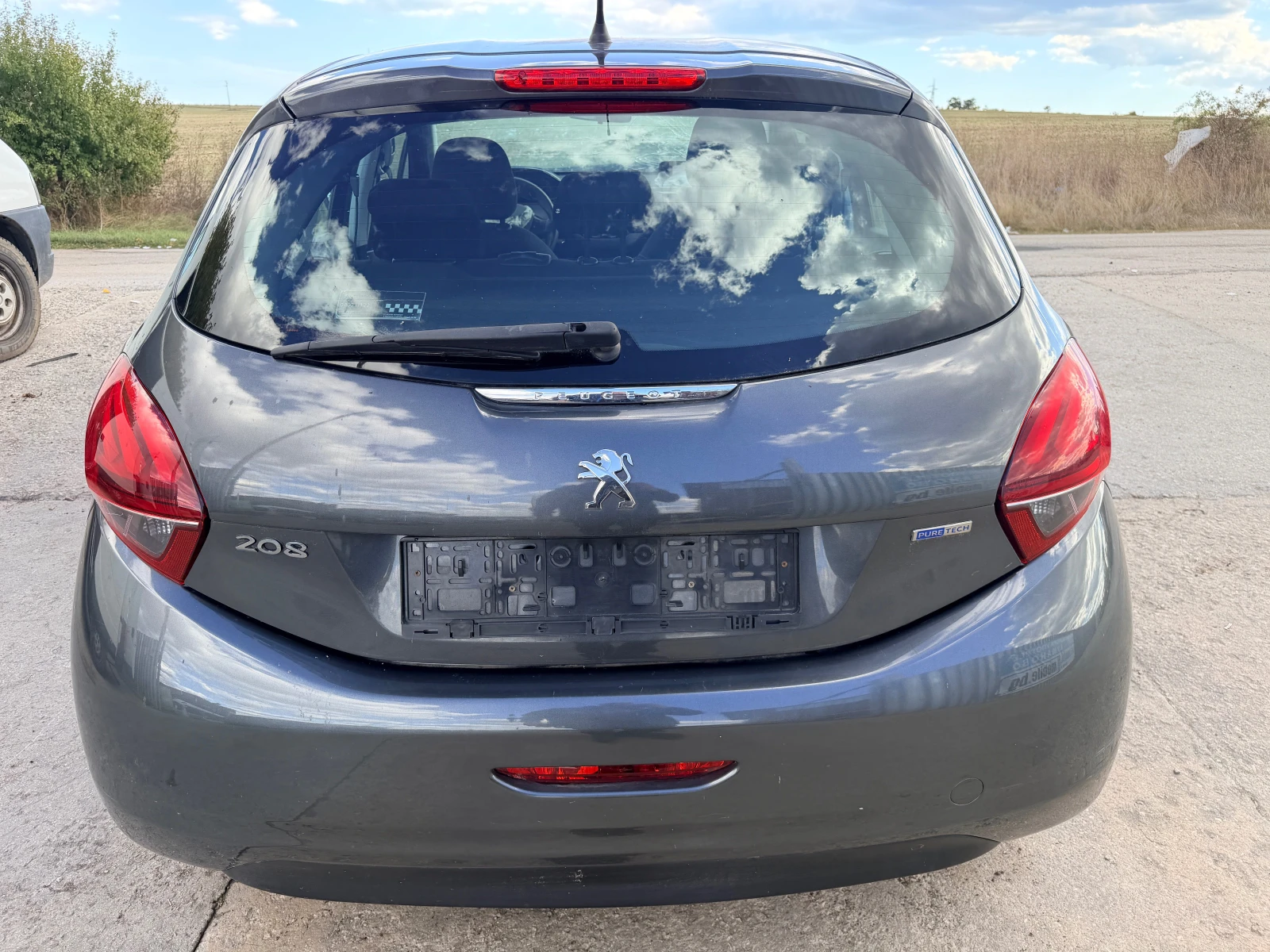 Peugeot 208 1.2 PureTech, снимка 7 - Автомобили и джипове - 56231945