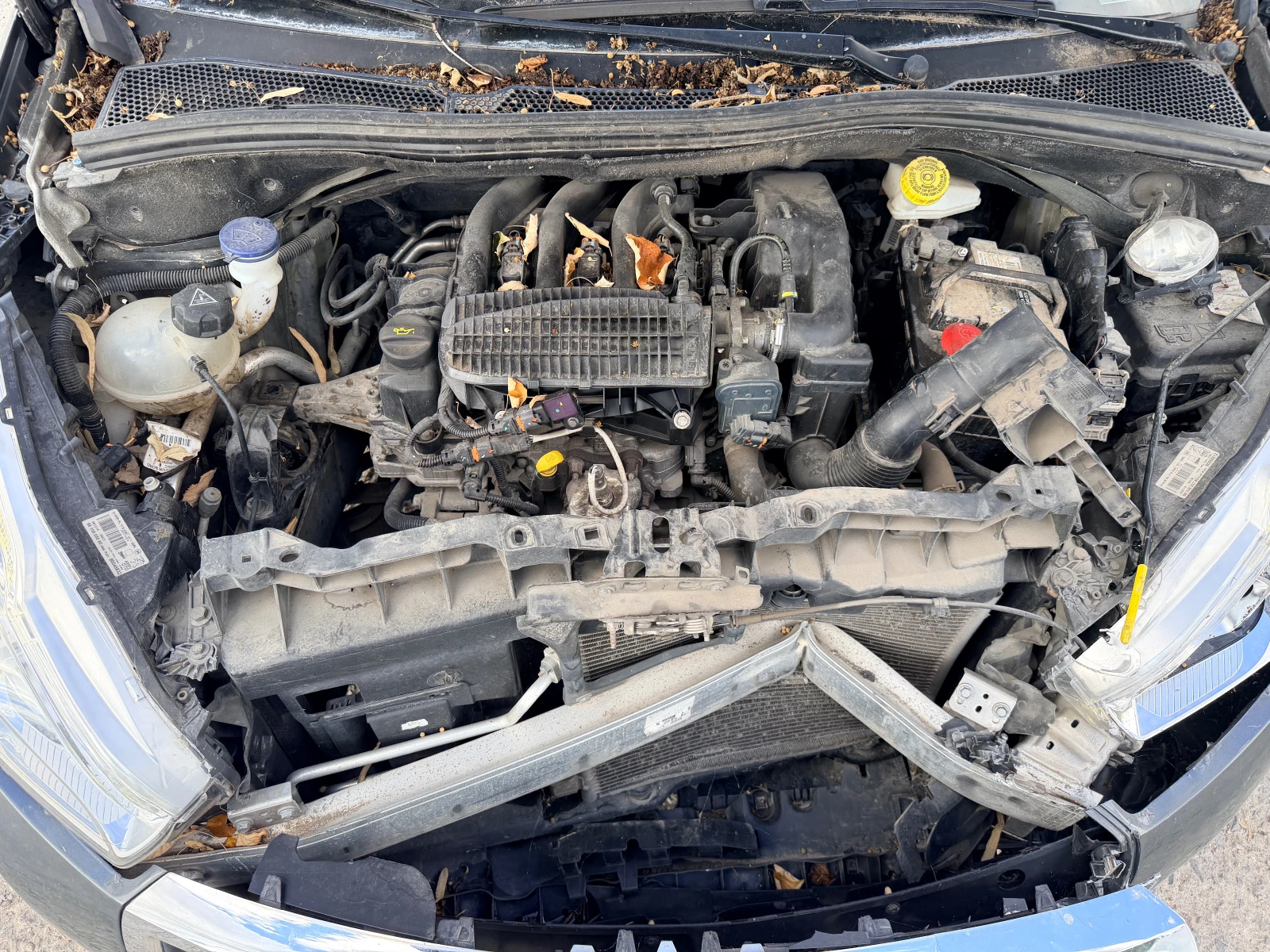 Peugeot 208 1.2 PureTech, снимка 12 - Автомобили и джипове - 56231945
