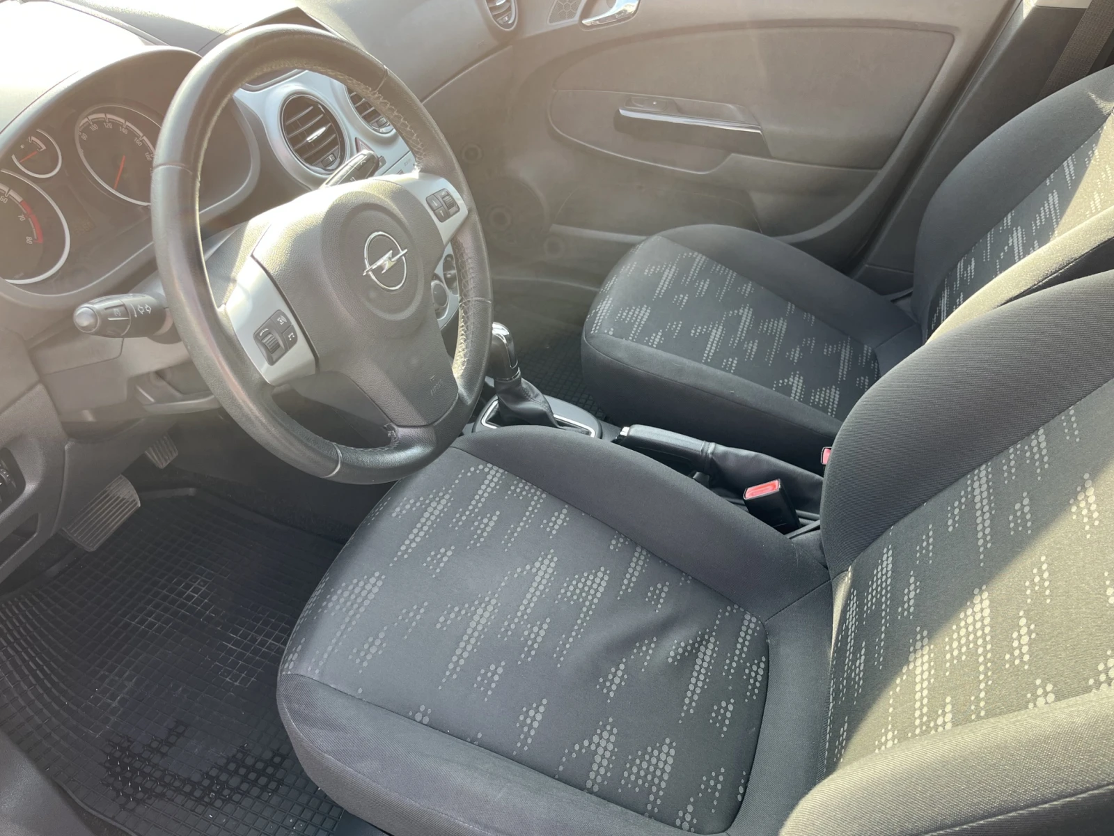 Opel Corsa, снимка 10 - Автомобили и джипове - 56413867