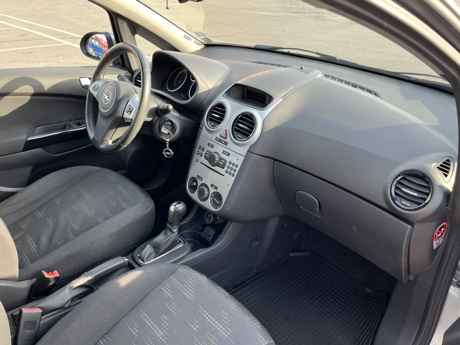 Opel Corsa, снимка 12 - Автомобили и джипове - 56413867
