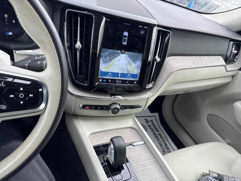 Volvo XC60 * Plus Bright Theme * CARFAX * ЦЕНА ДО БГ, снимка 9 - Автомобили и джипове - 53391129