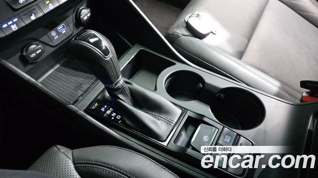 Hyundai Tucson 1.6 2WD| КАМЕРА| DIST| ОБДУХВАНЕ| ЕЛ.СЕДАЛКИ, снимка 10 - Автомобили и джипове - 55835454