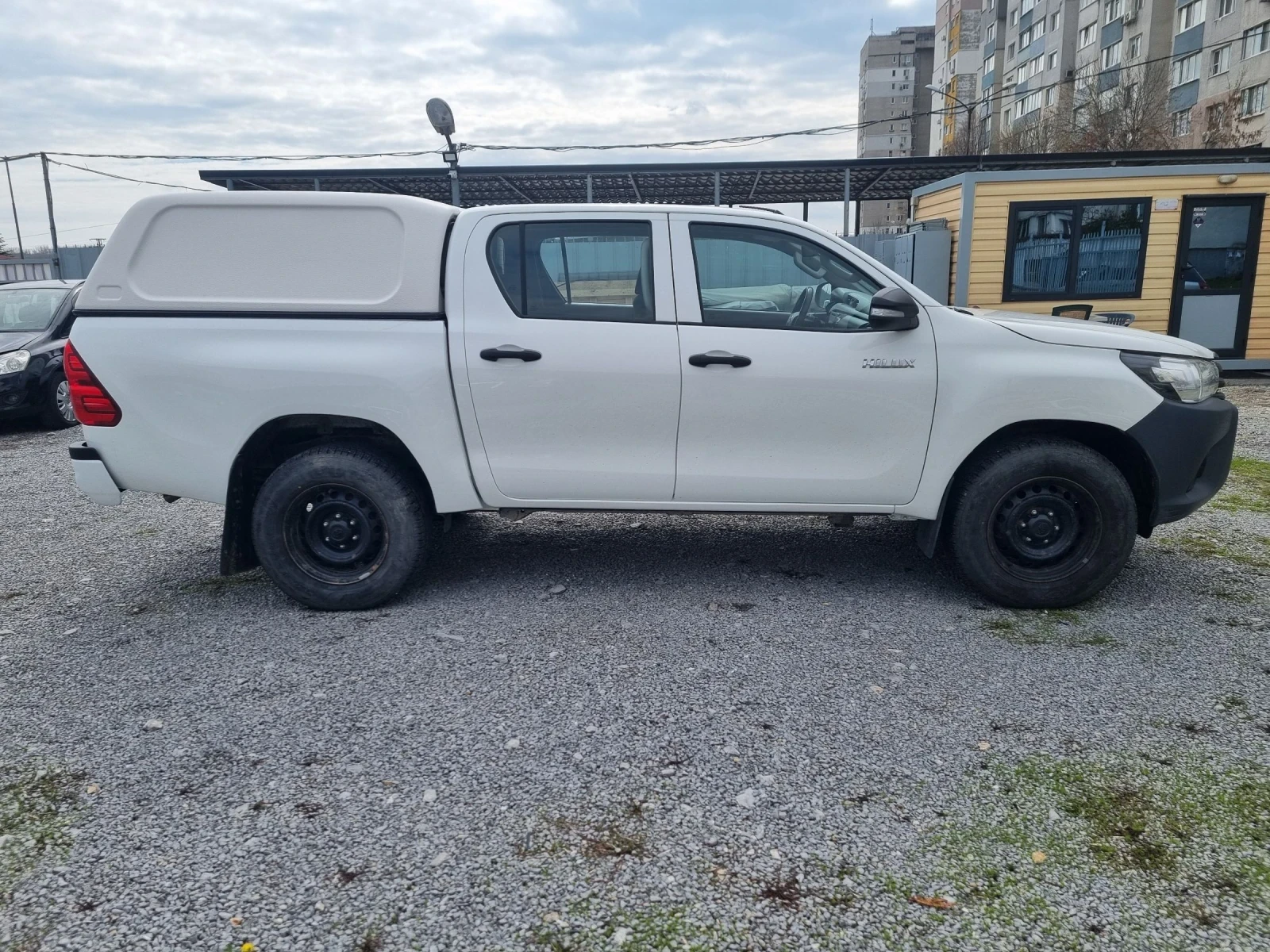 Toyota Hilux 2.4D4D 150kc. - изображение 4