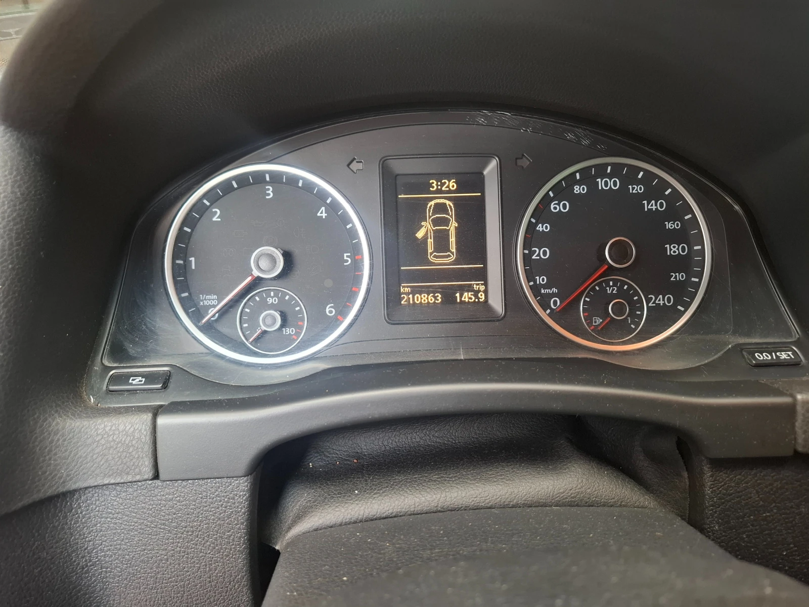 VW Tiguan Автомат реални км 100% - изображение 9