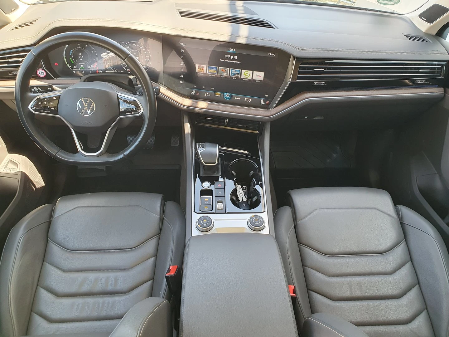 VW Touareg Atmosphere 3.0 V6 eHybrid 4MOT - изображение 6