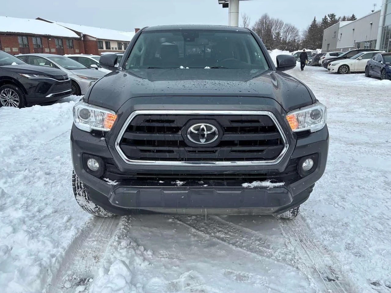 Toyota Tacoma * АВТО КРЕДИТ* ЦЕНА ДО БГ * СЕРВИЗНА ИСТОРИЯ *  - изображение 4