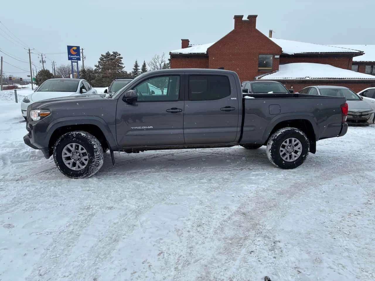 Toyota Tacoma * АВТО КРЕДИТ* ЦЕНА ДО БГ * СЕРВИЗНА ИСТОРИЯ *  - изображение 2