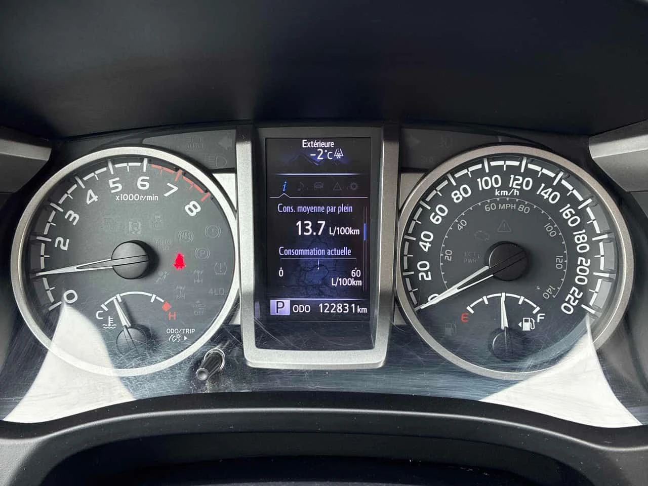 Toyota Tacoma * АВТО КРЕДИТ* ЦЕНА ДО БГ * СЕРВИЗНА ИСТОРИЯ *  - изображение 8