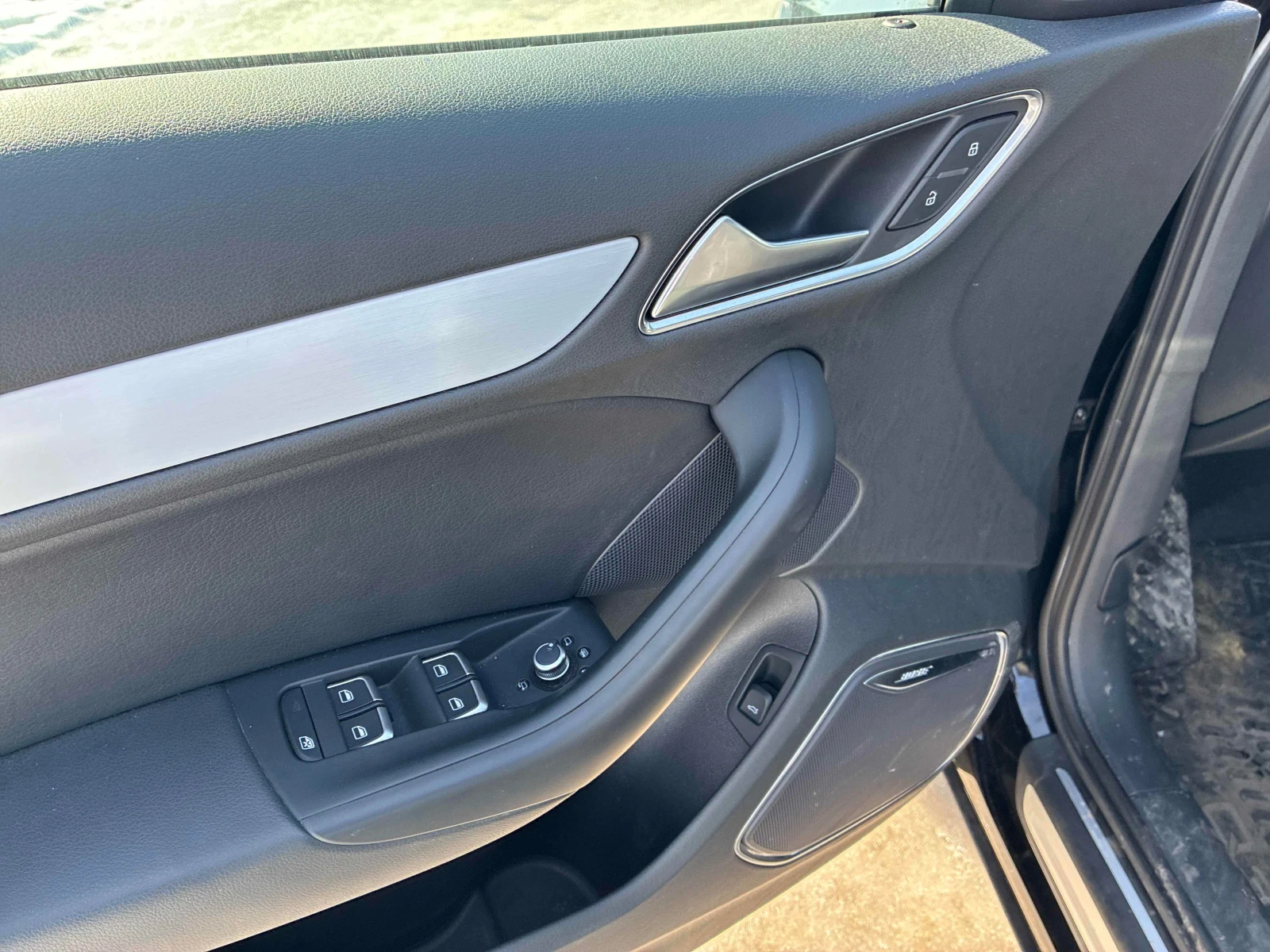 Audi Q3 * Technik * CARFAX * ПОДГРЕВИ * КАМЕРА * NAVI, снимка 12 - Автомобили и джипове - 53718799