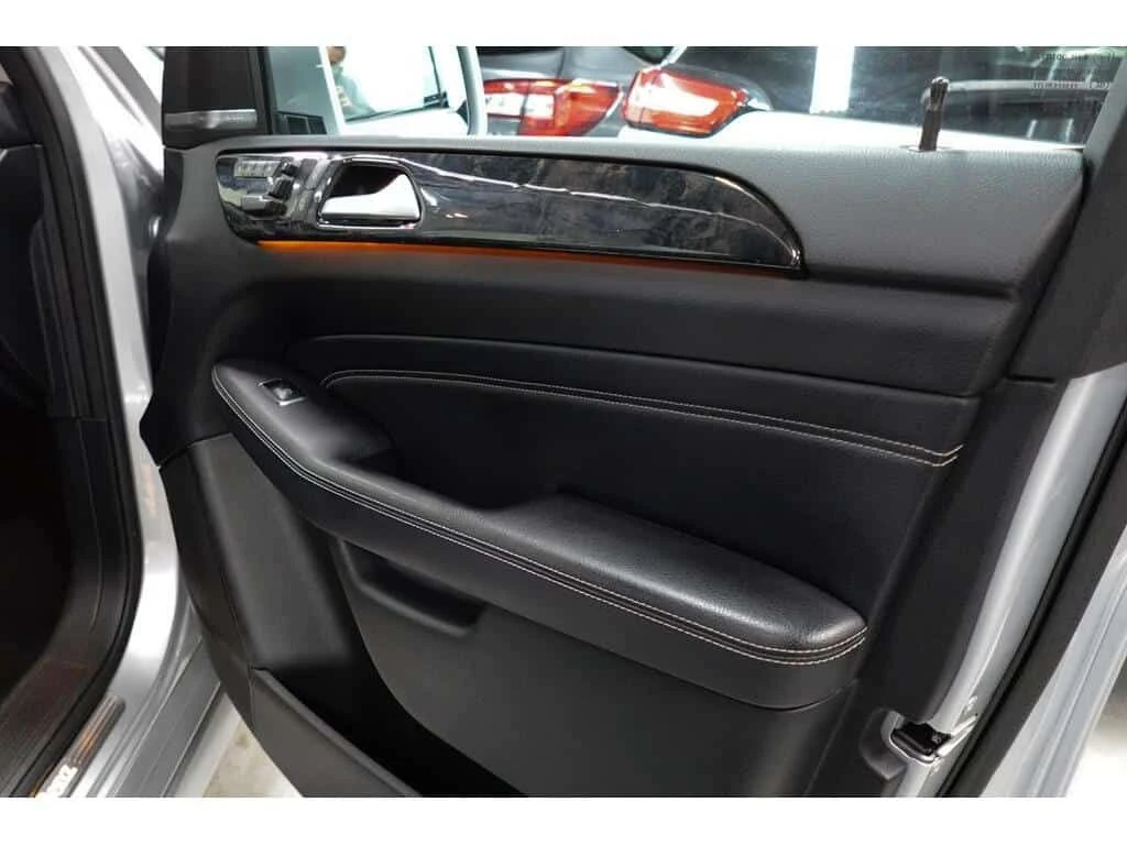 Mercedes-Benz ML ML350 BlueTEC No Accident, Regularly Serviced  CAR, снимка 17 - Автомобили и джипове - 53885855