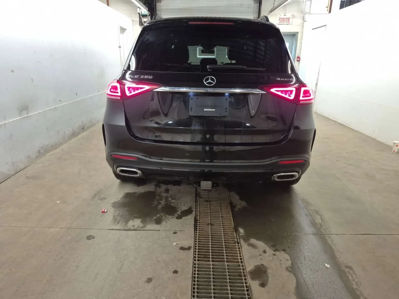 Mercedes-Benz GLE 350 BURMESTER* AMBIENT* 360 КАМЕРИ* ПАНОРАМА* , снимка 5 - Автомобили и джипове - 54004405