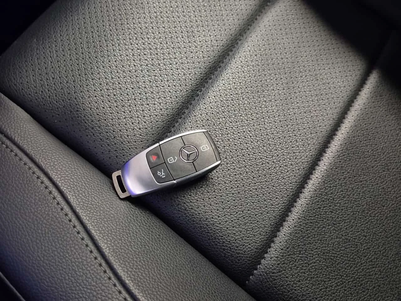 Mercedes-Benz GLE 350 BURMESTER* AMBIENT* 360 КАМЕРИ* ПАНОРАМА* , снимка 14 - Автомобили и джипове - 54004405