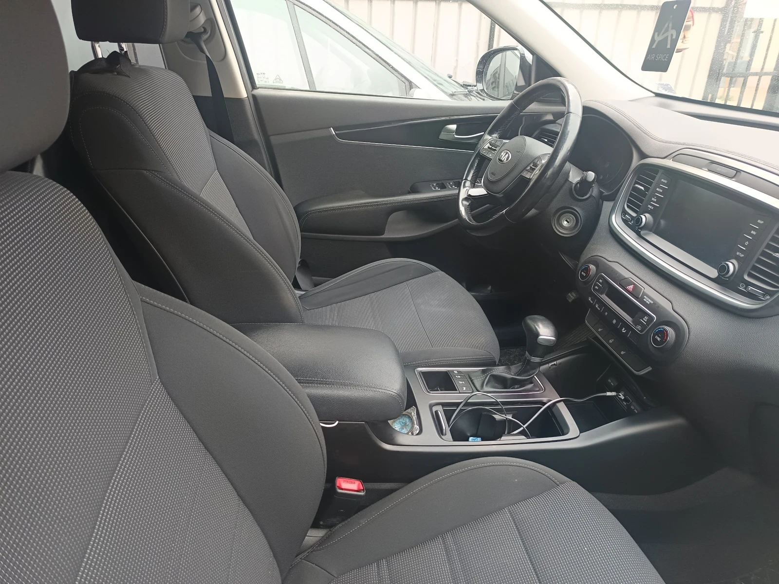 Kia Sorento 2.2CRDI 6+ 1 4X4 в гаранция, снимка 5 - Автомобили и джипове - 54079724