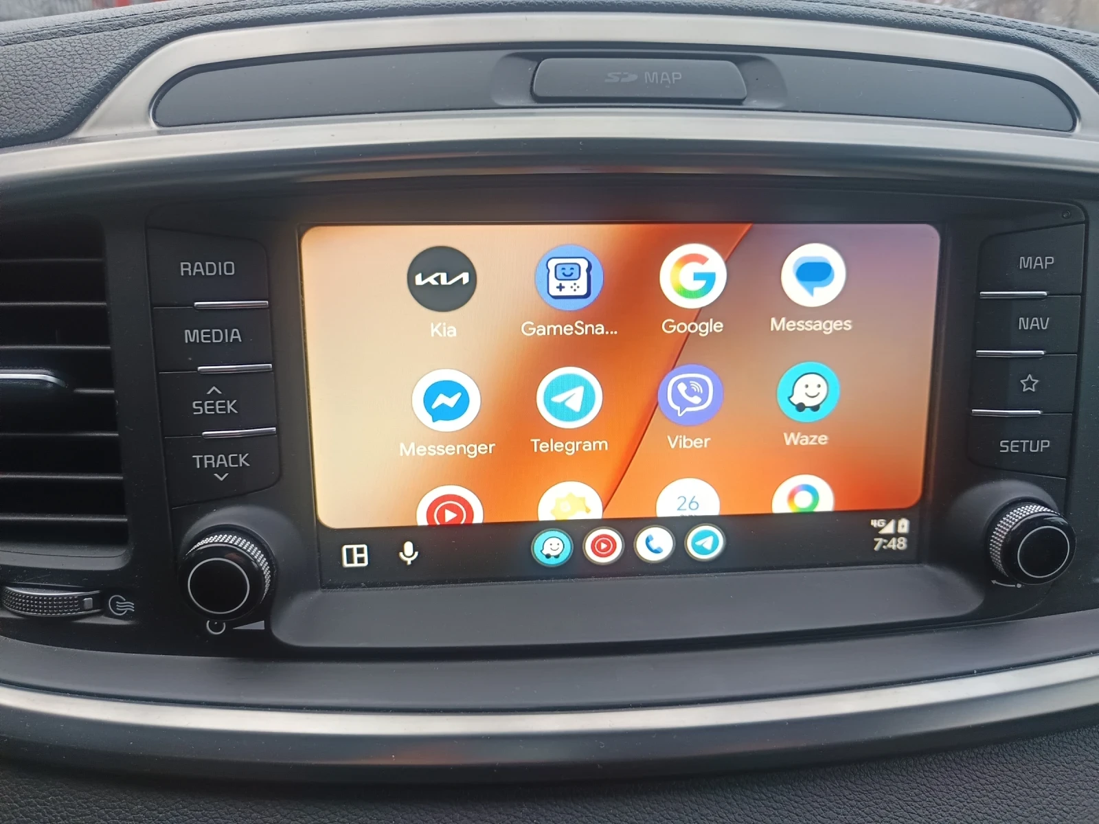 Kia Sorento 2.2CRDI 6+ 1 4X4 в гаранция, снимка 8 - Автомобили и джипове - 54079724