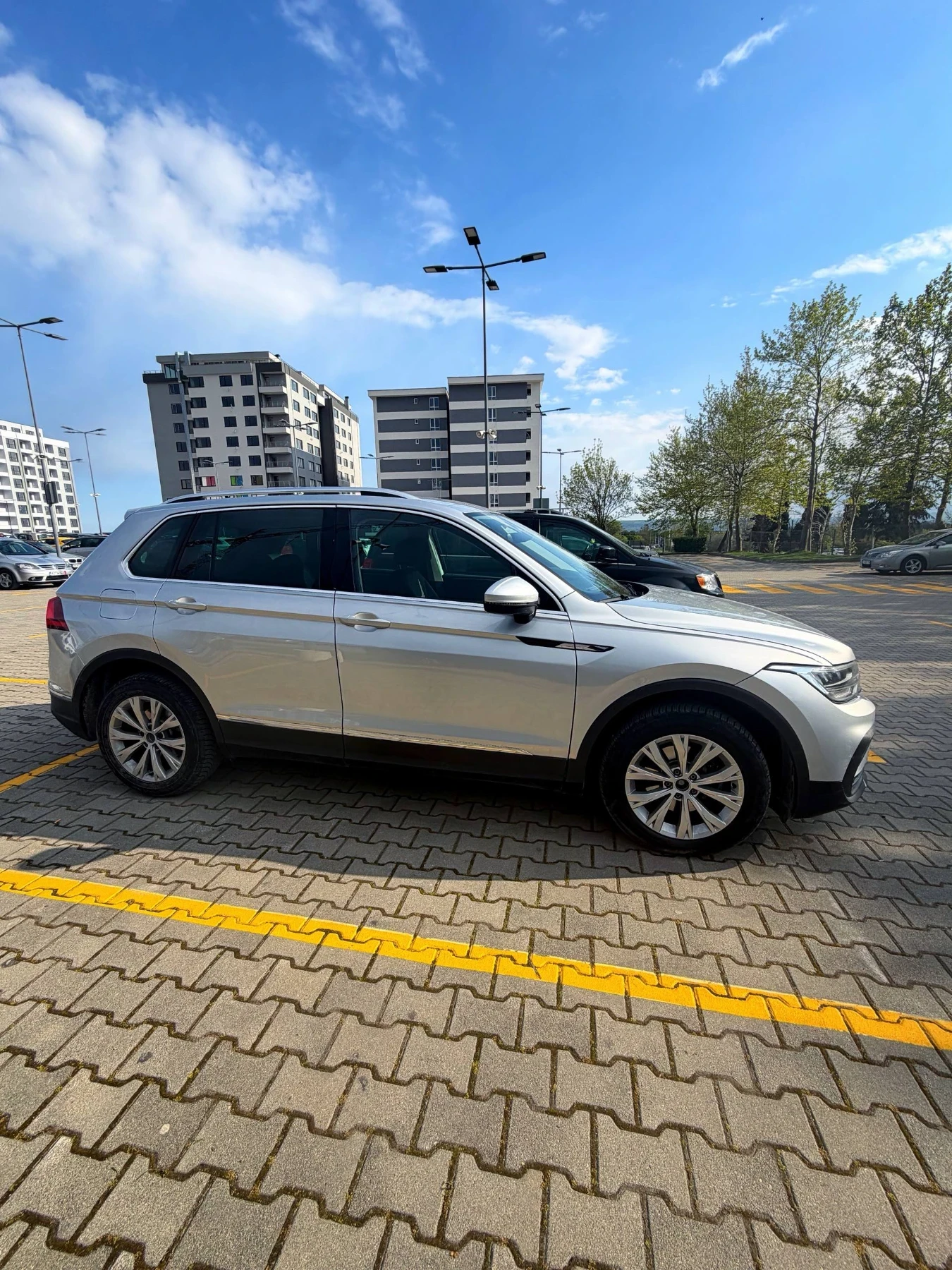 VW Tiguan, снимка 4 - Автомобили и джипове - 54441125