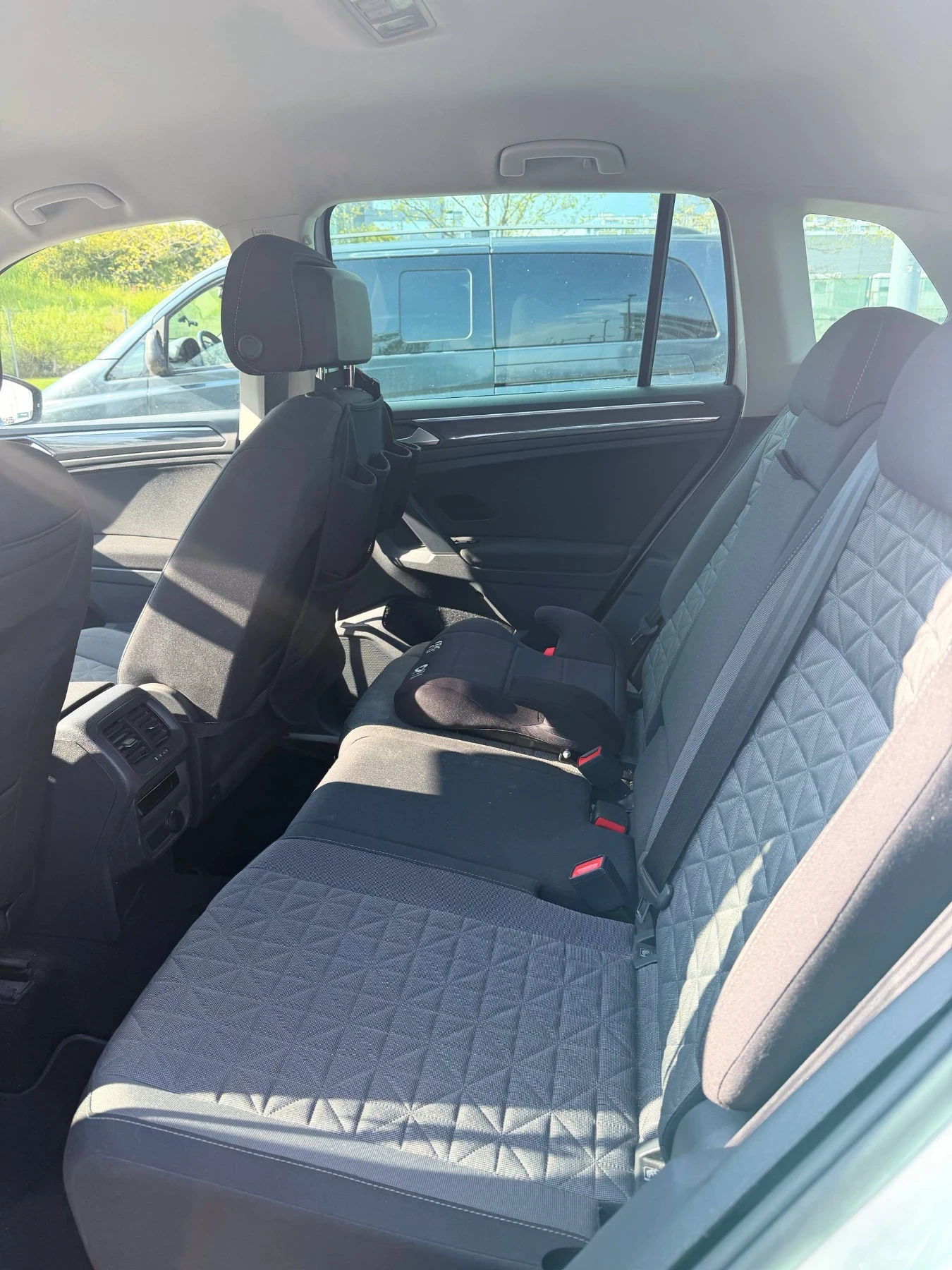 VW Tiguan, снимка 10 - Автомобили и джипове - 54441125