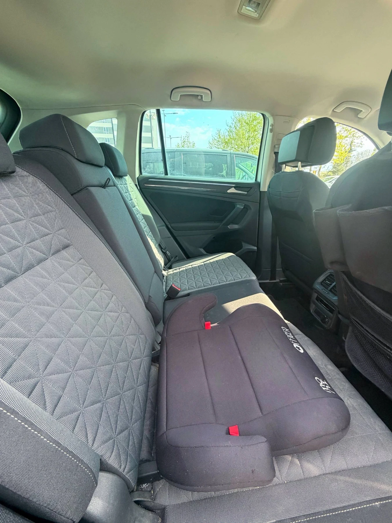 VW Tiguan, снимка 9 - Автомобили и джипове - 54441125