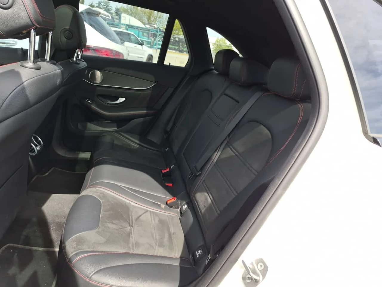 Mercedes-Benz GLC 43 AMG BURMESTER * PANO * KEYLESS *  ПОДГРЕВИ * CARFAX, снимка 12 - Автомобили и джипове - 54569272