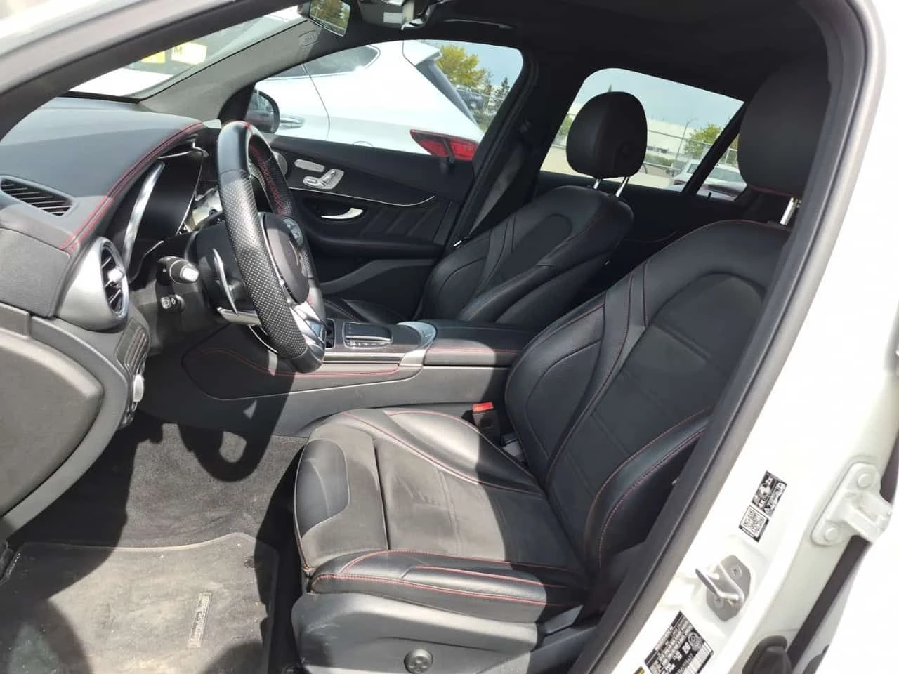 Mercedes-Benz GLC 43 AMG BURMESTER * PANO * KEYLESS *  ПОДГРЕВИ * CARFAX, снимка 5 - Автомобили и джипове - 54569272