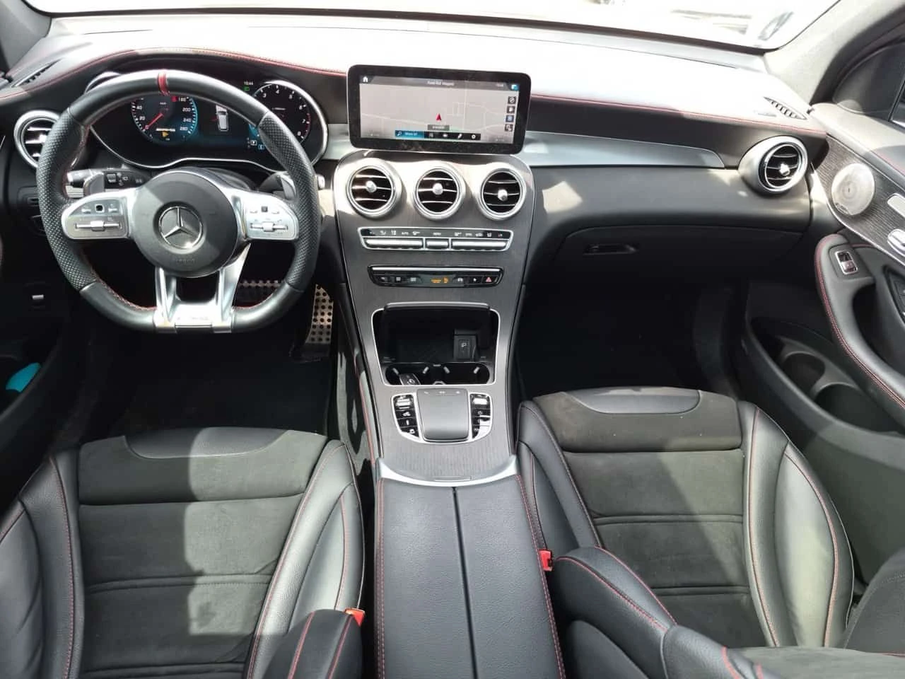 Mercedes-Benz GLC 43 AMG BURMESTER * PANO * KEYLESS *  ПОДГРЕВИ * CARFAX, снимка 10 - Автомобили и джипове - 54569272