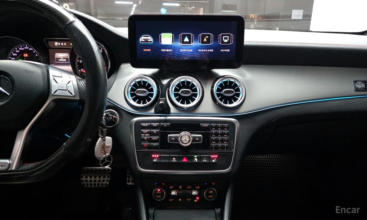 Mercedes-Benz GLA 45 AMG ПАНО* CARPLAY* KОЖА* ОБДУХВАНЕ* ПОДГРЕВ, снимка 13 - Автомобили и джипове - 54683475