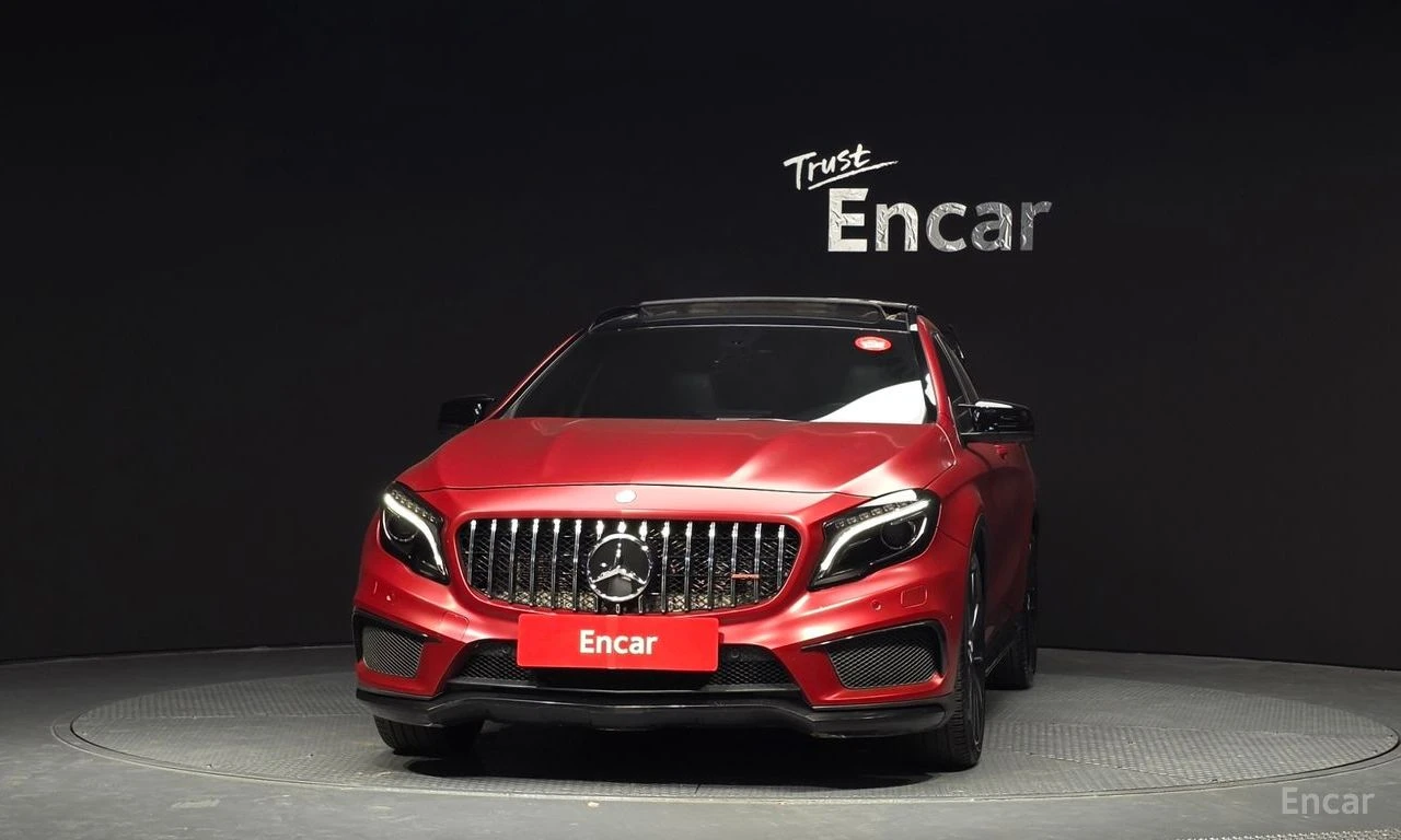 Mercedes-Benz GLA 45 AMG ПАНО* CARPLAY* KОЖА* ОБДУХВАНЕ* ПОДГРЕВ, снимка 3 - Автомобили и джипове - 54683475
