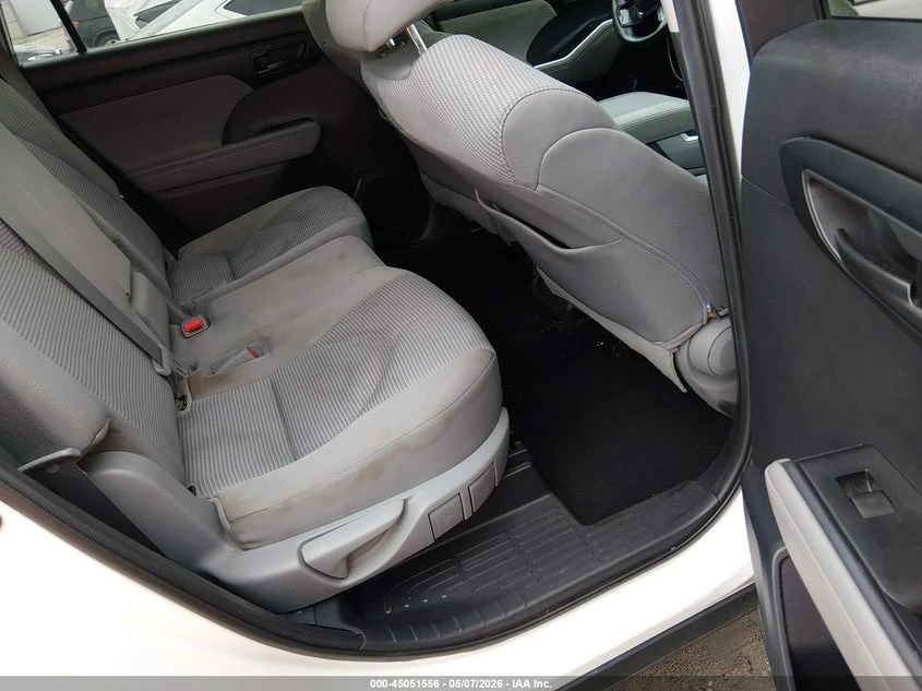 Toyota Highlander 3.5l Le, снимка 8 - Автомобили и джипове - 54860721