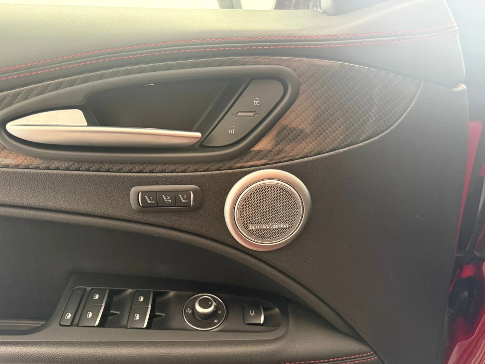 Alfa Romeo Stelvio 2.9 Bi-Turbo V6 AT8 Quadrifoglio, снимка 8 - Автомобили и джипове - 54878592