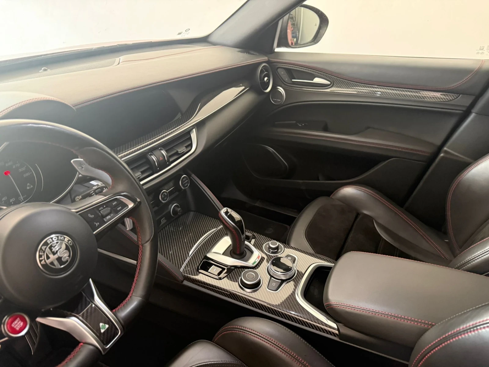 Alfa Romeo Stelvio 2.9 Bi-Turbo V6 AT8 Quadrifoglio, снимка 6 - Автомобили и джипове - 54878592