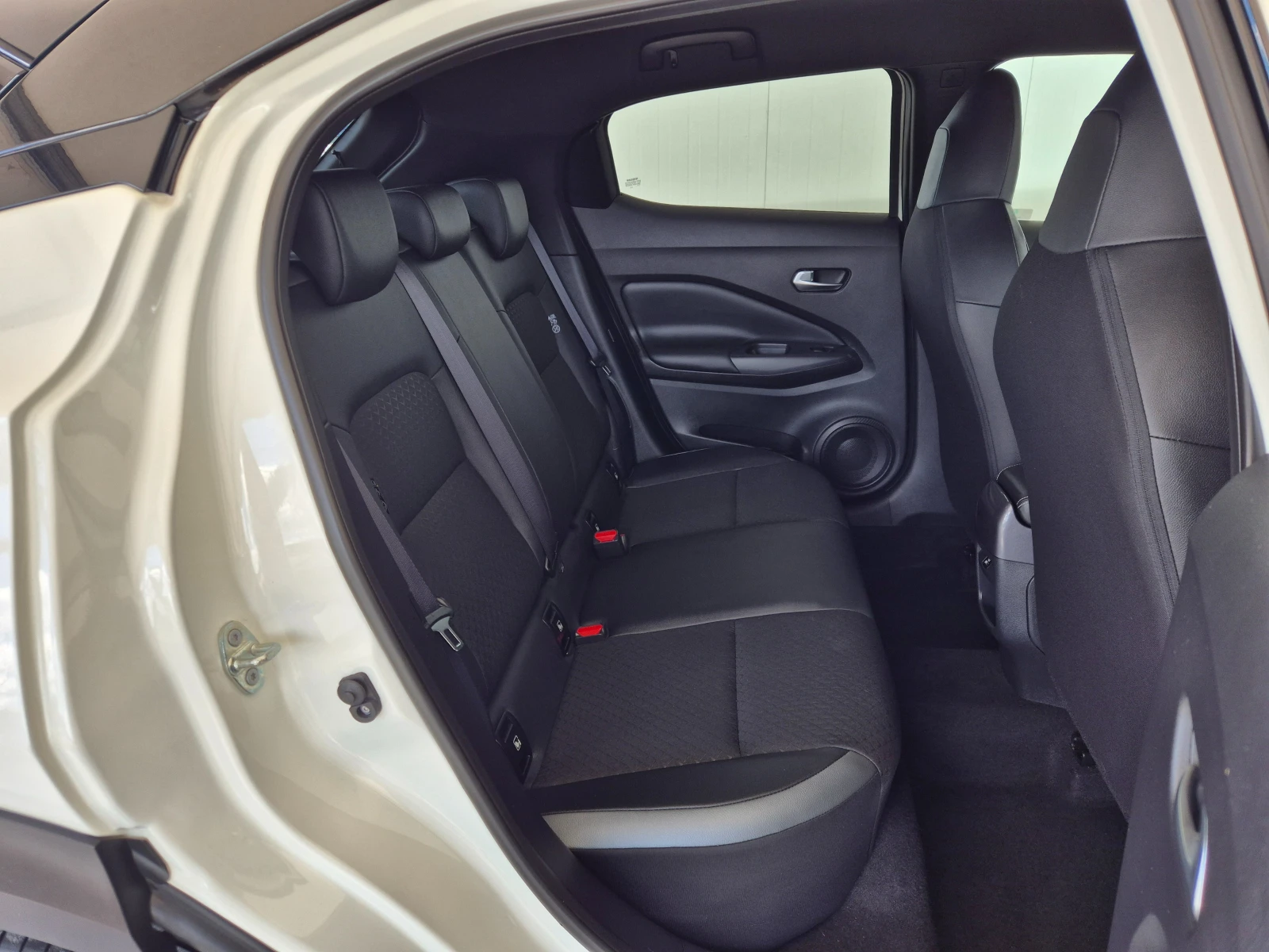 Nissan Juke 1.6i* HYBRID* , снимка 11 - Автомобили и джипове - 55032593