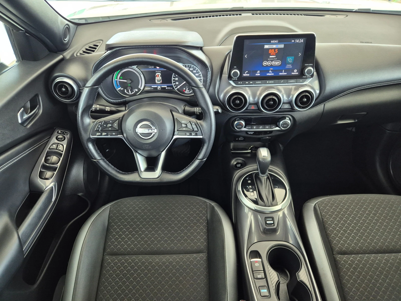 Nissan Juke 1.6i* HYBRID* , снимка 12 - Автомобили и джипове - 55032593