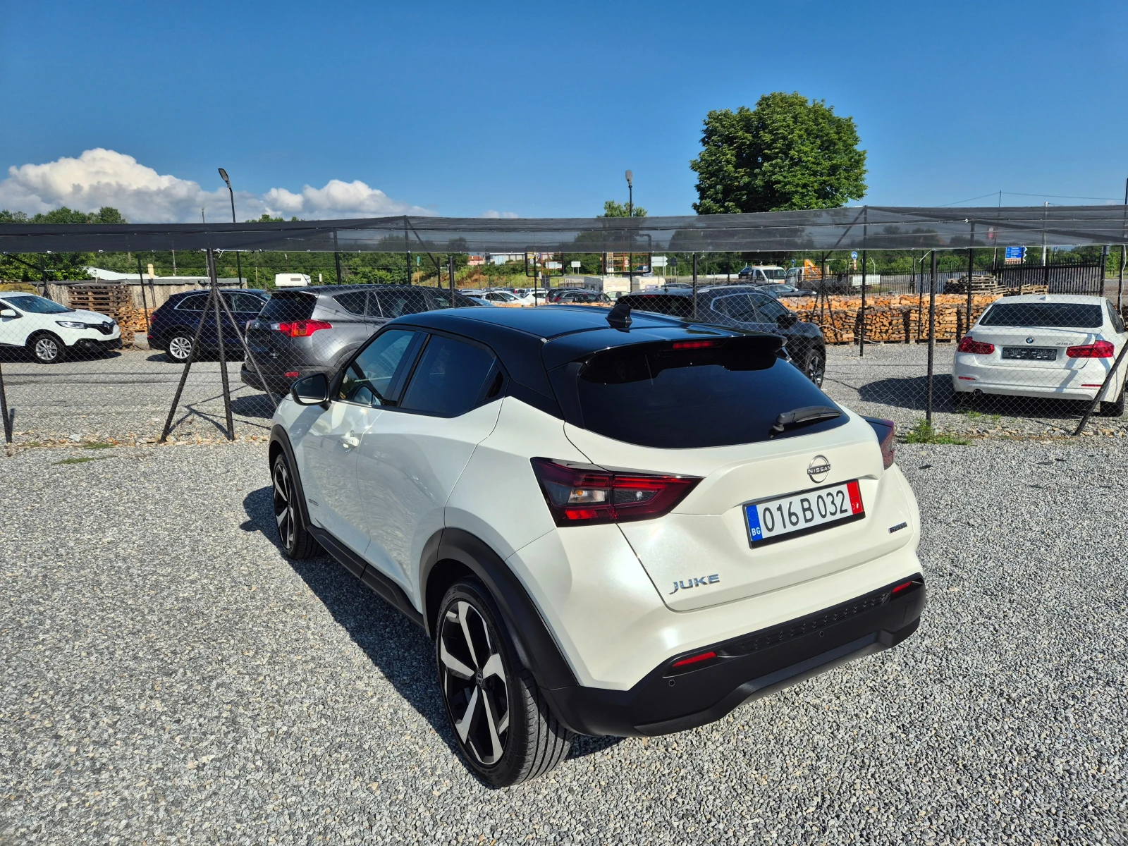 Nissan Juke 1.6i* HYBRID* , снимка 4 - Автомобили и джипове - 55032593