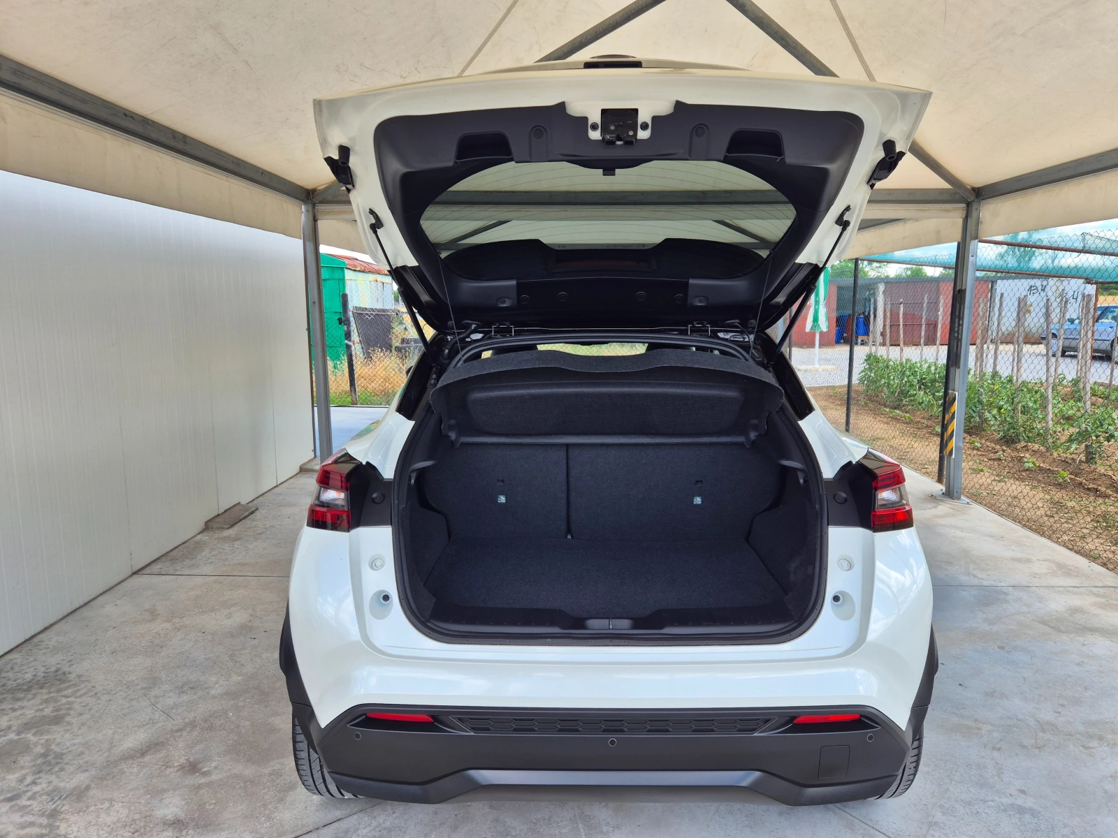 Nissan Juke 1.6i* HYBRID* , снимка 15 - Автомобили и джипове - 55032593