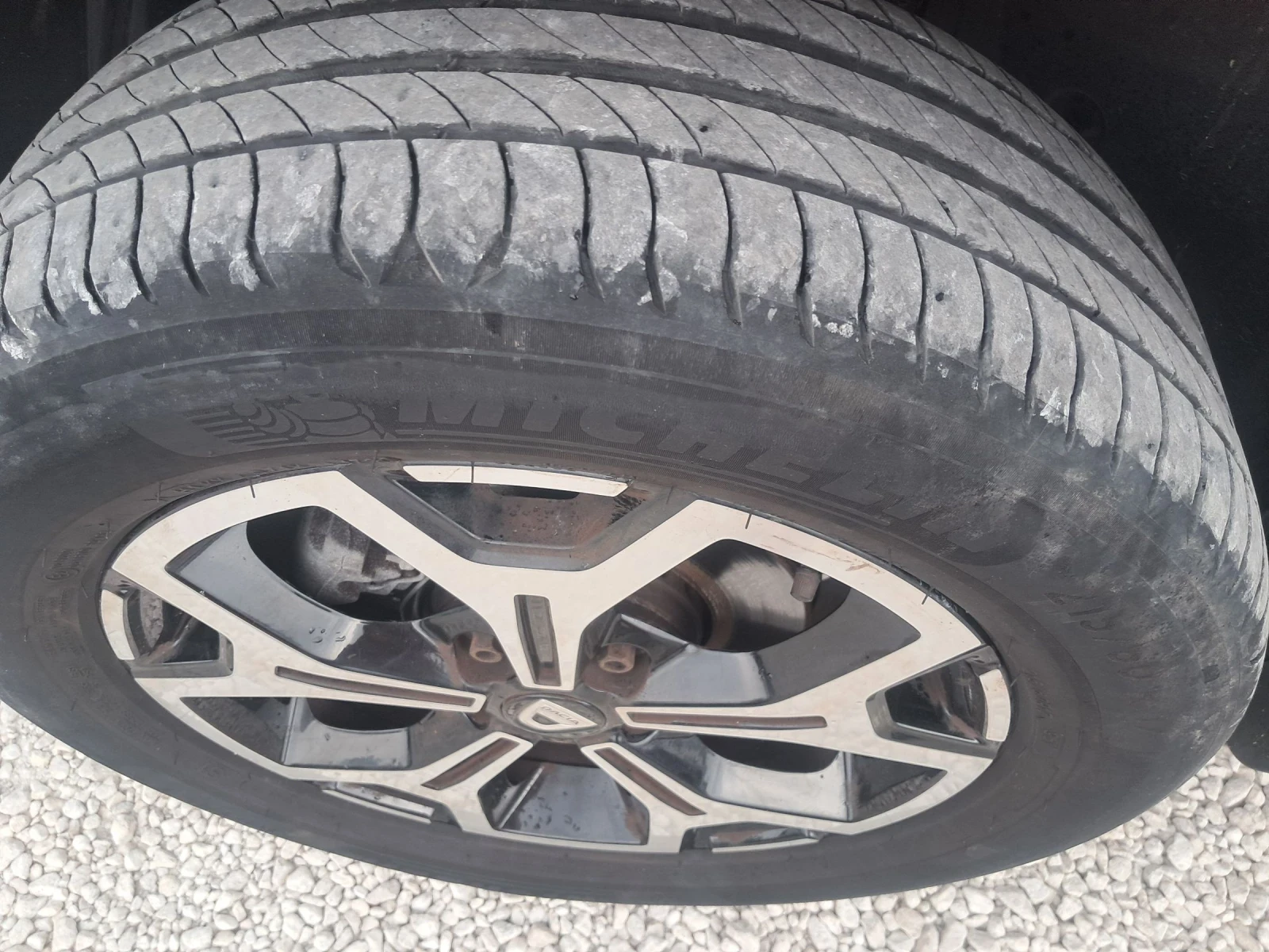 Dacia Duster 1.0i ГАЗ 150000кв Всички Екстри, снимка 9 - Автомобили и джипове - 55174406