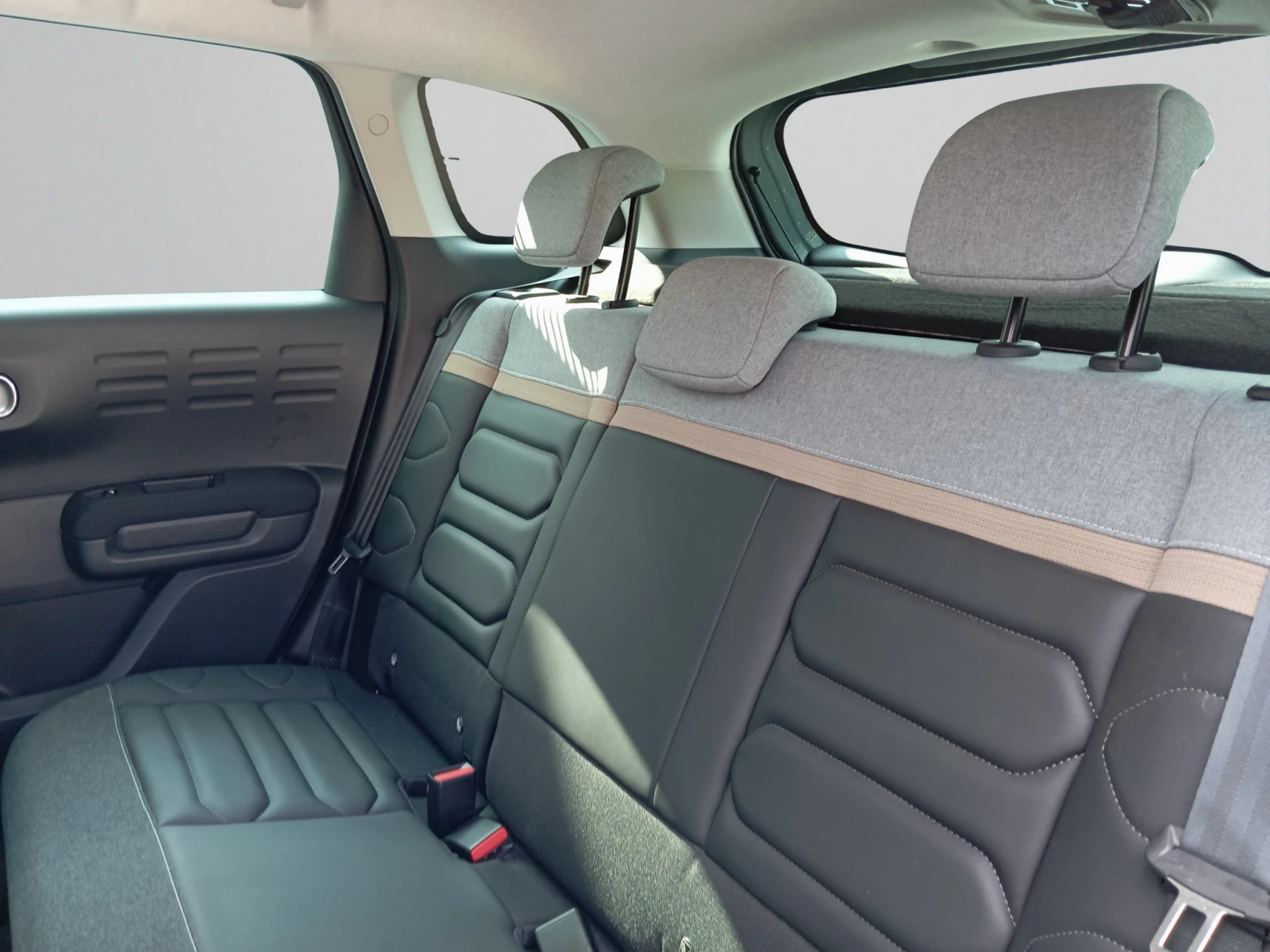 Citroen C3 Aircross FEEL PACK PureTech 130 S&S EAT6 E6.4, снимка 12 - Автомобили и джипове - 55352009