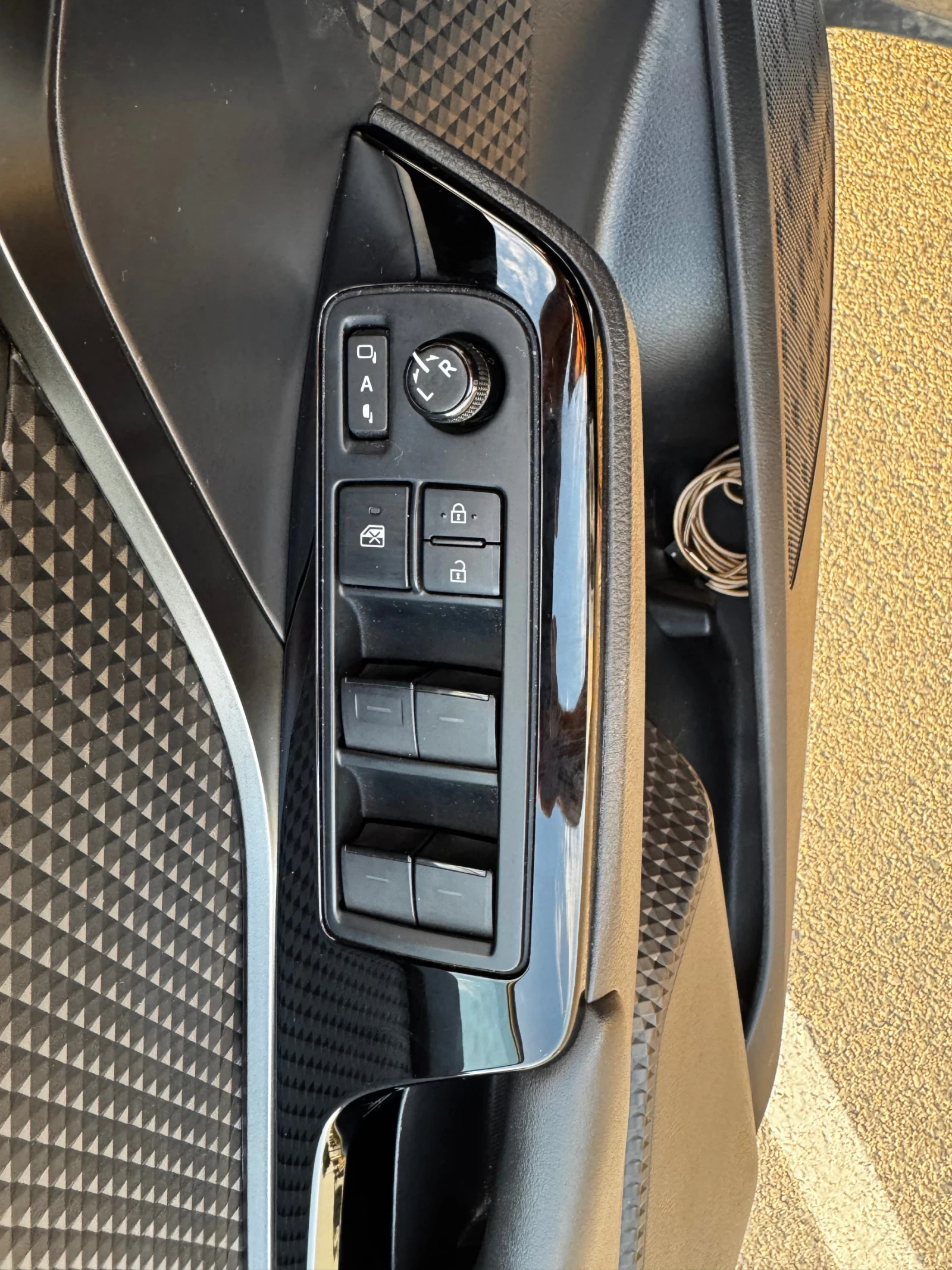 Toyota C-HR, снимка 6 - Автомобили и джипове - 55565450