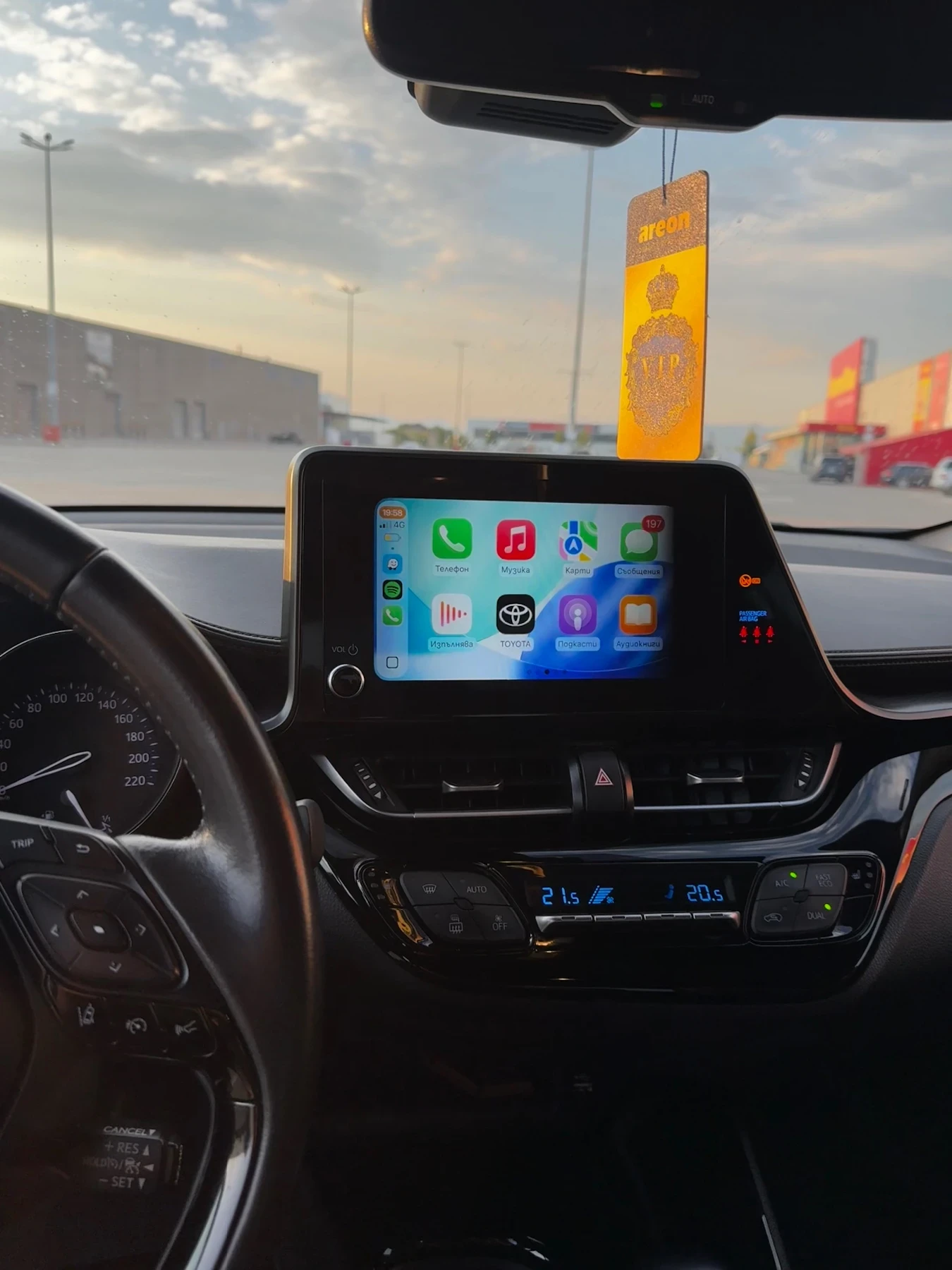 Toyota C-HR, снимка 7 - Автомобили и джипове - 55565450