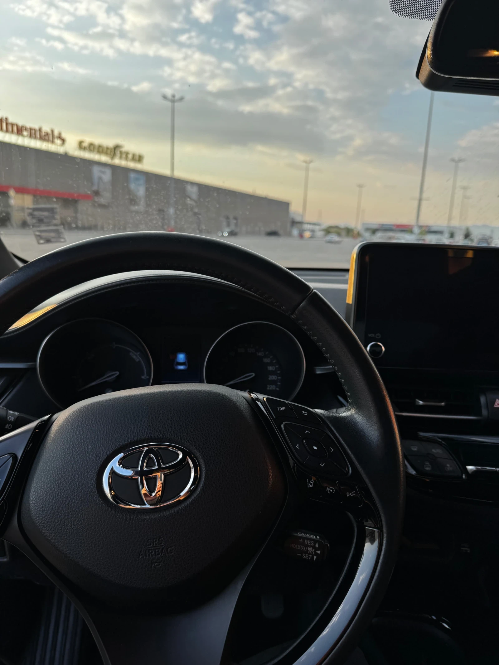 Toyota C-HR, снимка 5 - Автомобили и джипове - 55565450